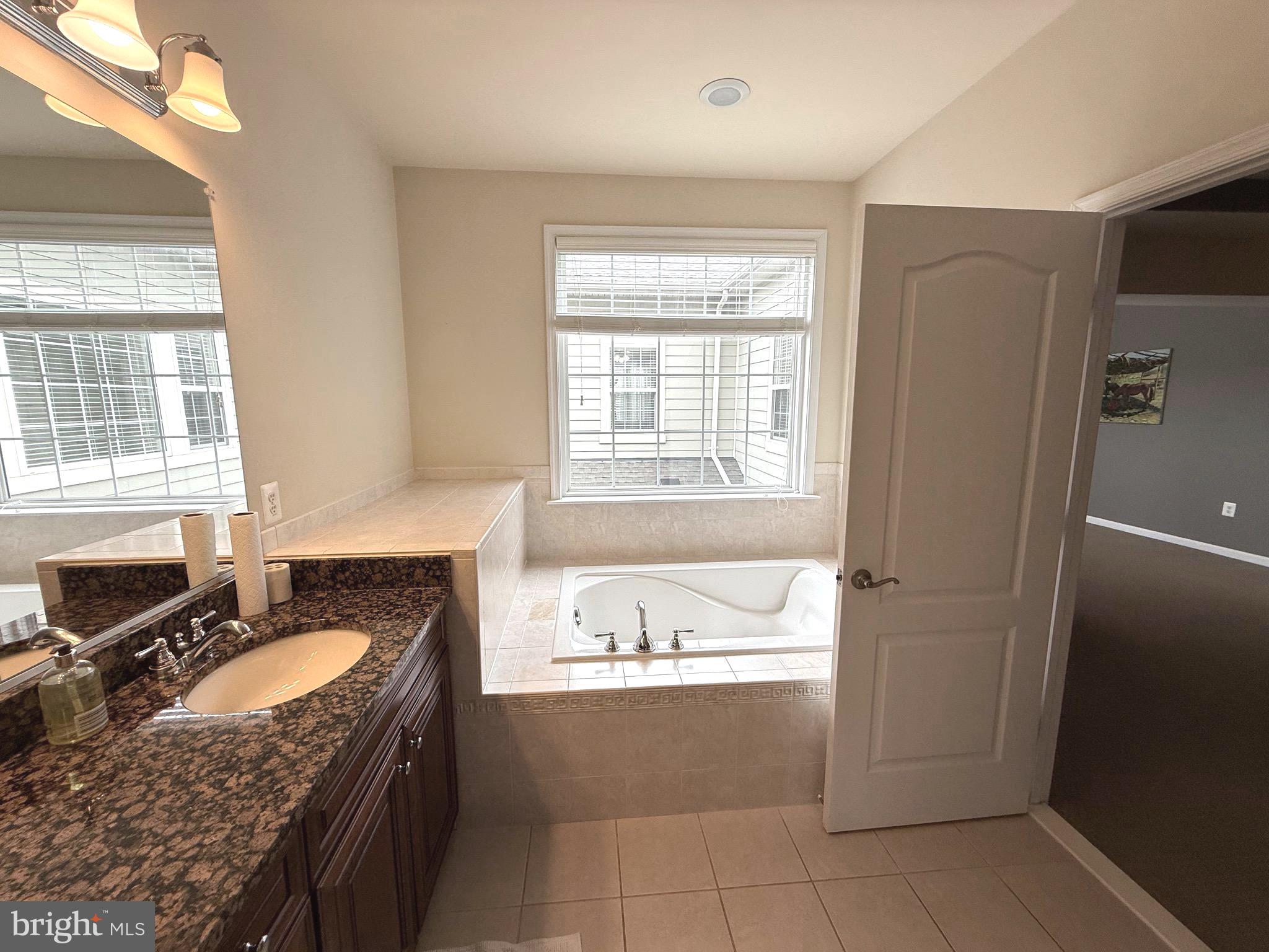 LANSDOWNE TOWN CENTER - Residential