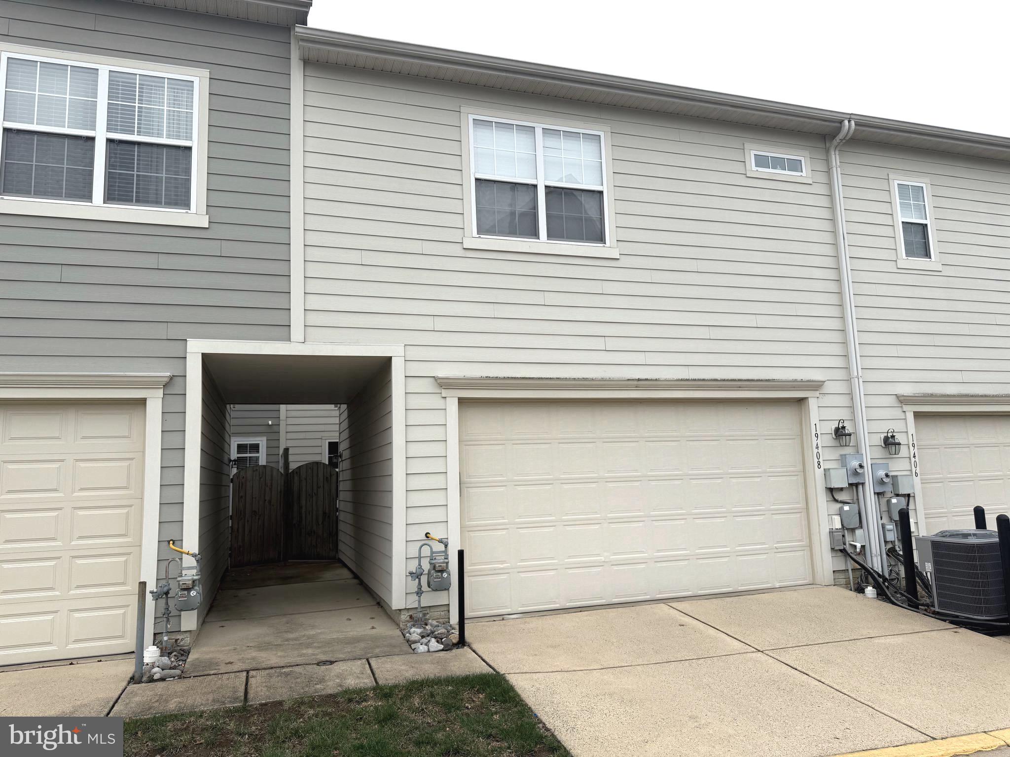 LANSDOWNE TOWN CENTER - Residential