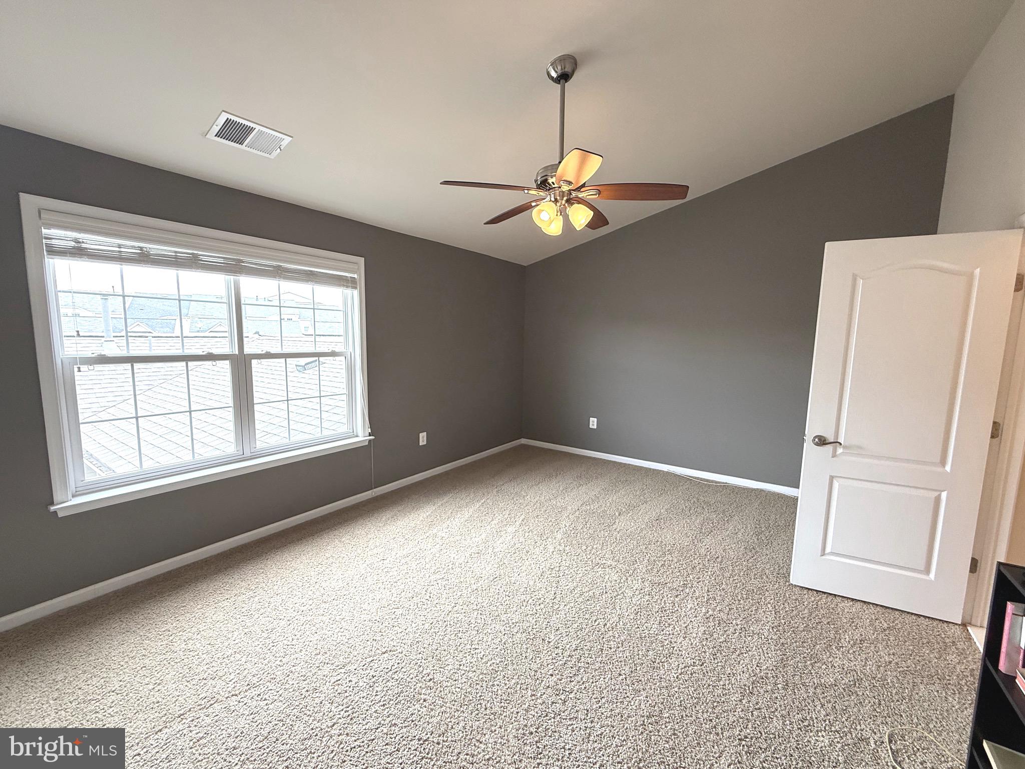 LANSDOWNE TOWN CENTER - Residential