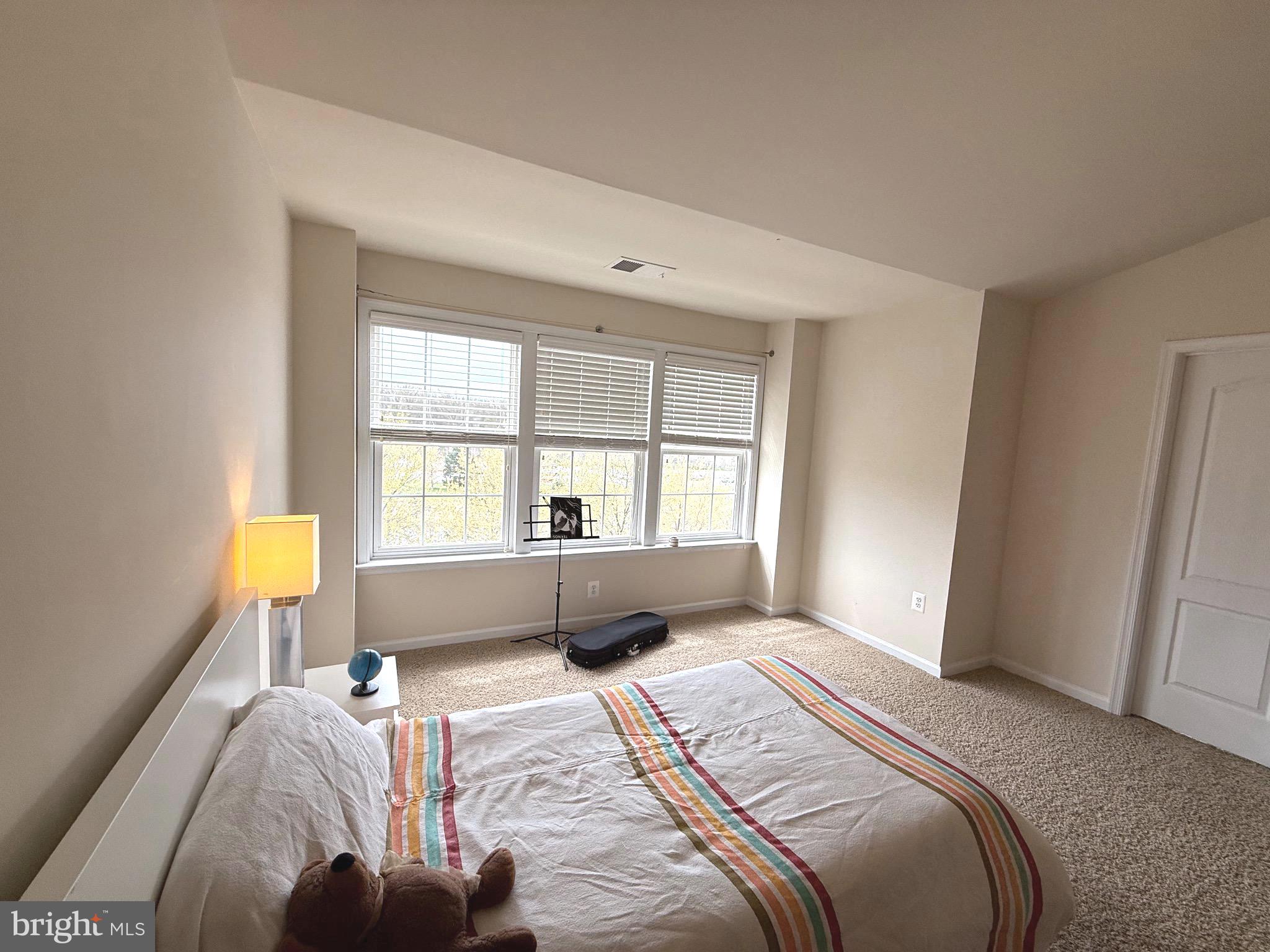 LANSDOWNE TOWN CENTER - Residential