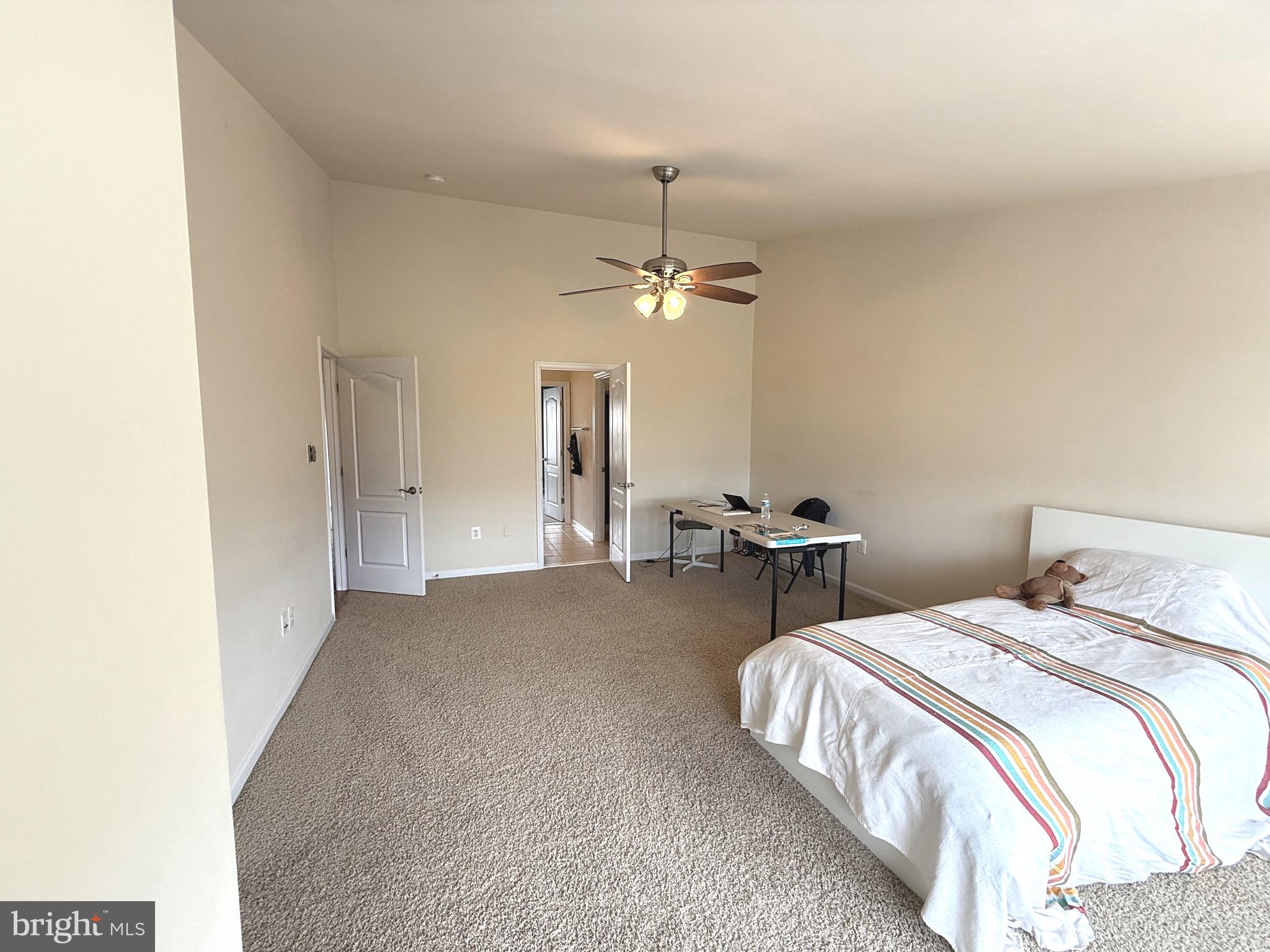 LANSDOWNE TOWN CENTER - Residential