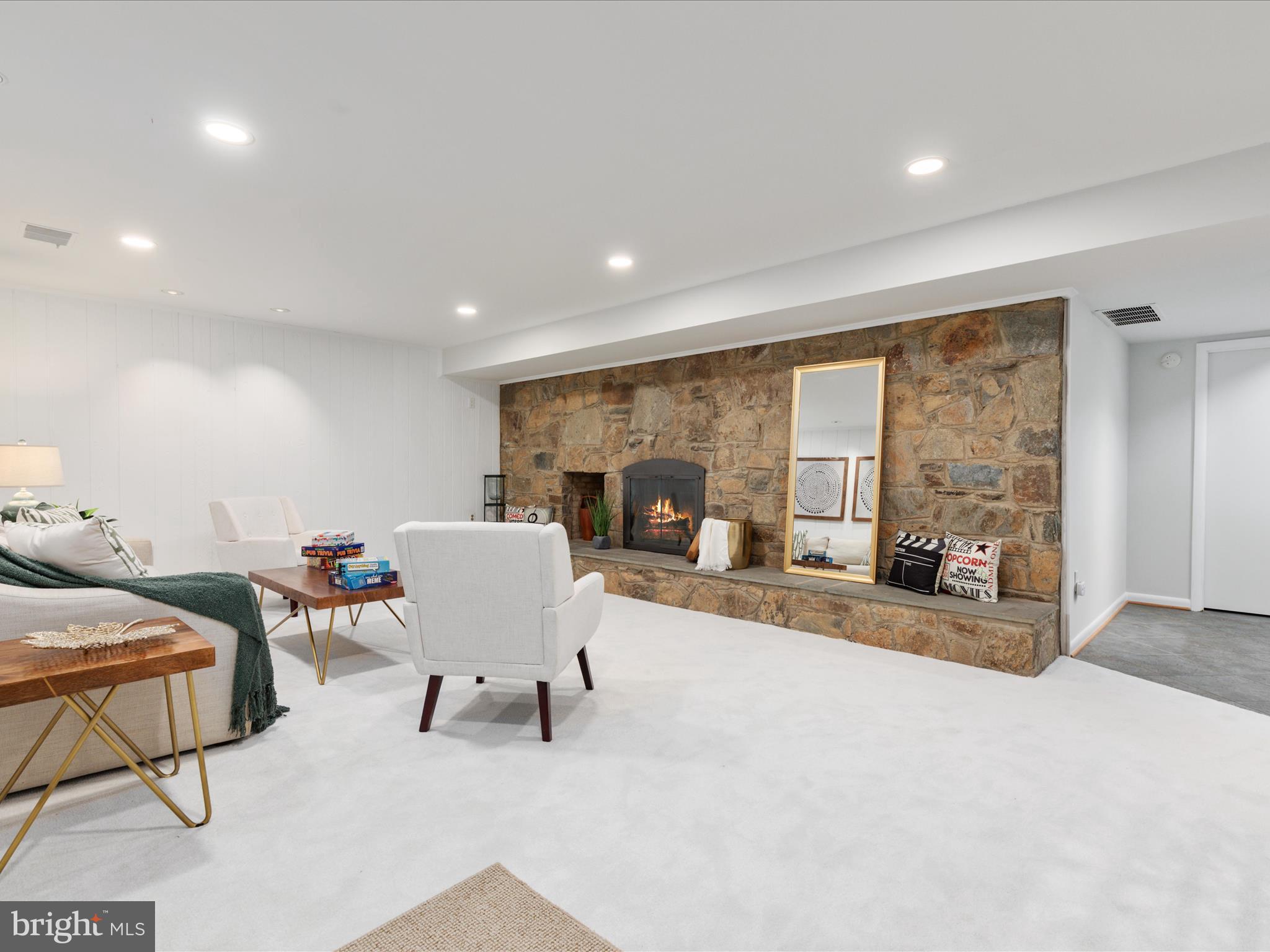 CHAIN BRIDGE HEIGHTS - Residential