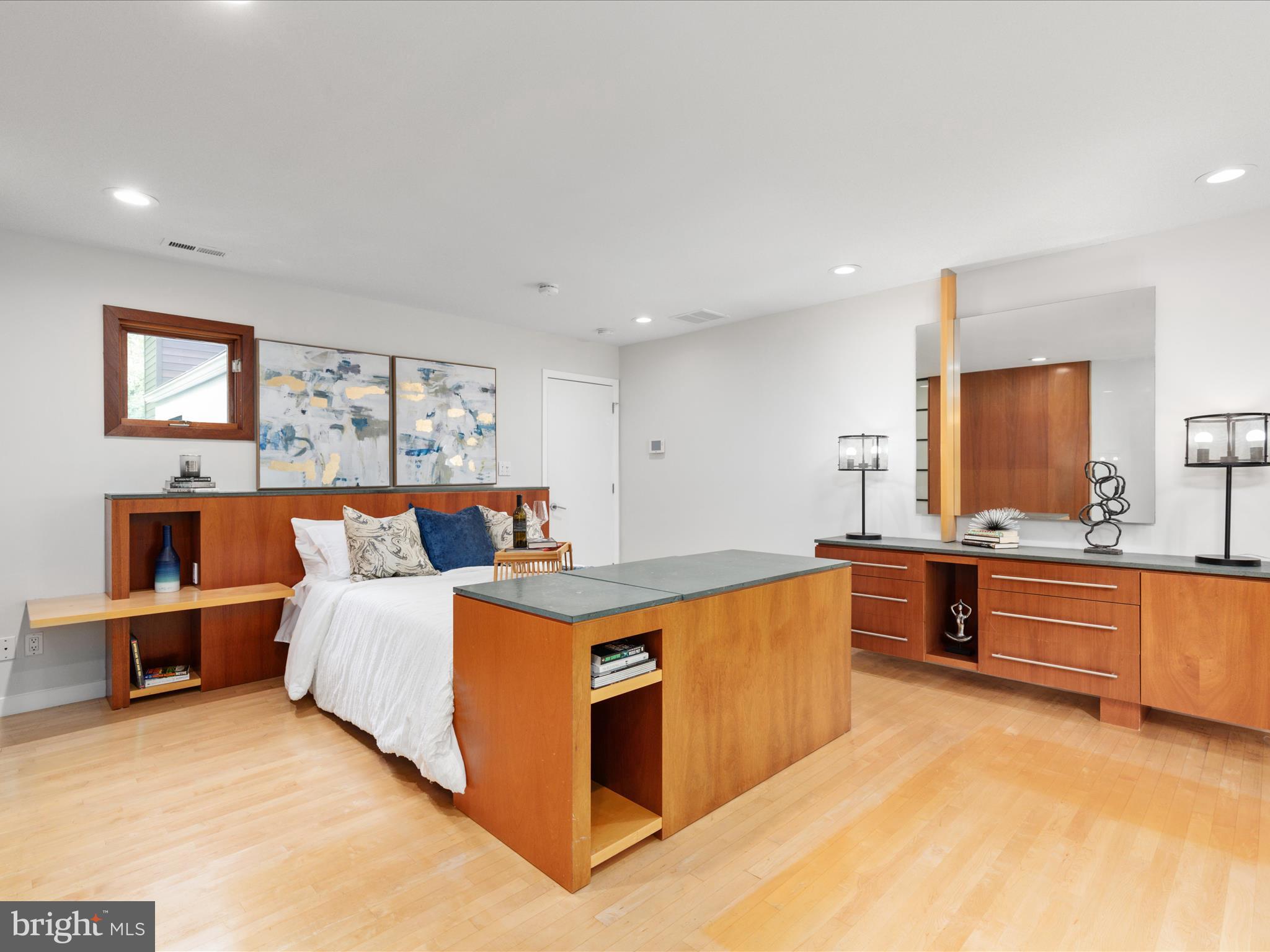 CHAIN BRIDGE HEIGHTS - Residential