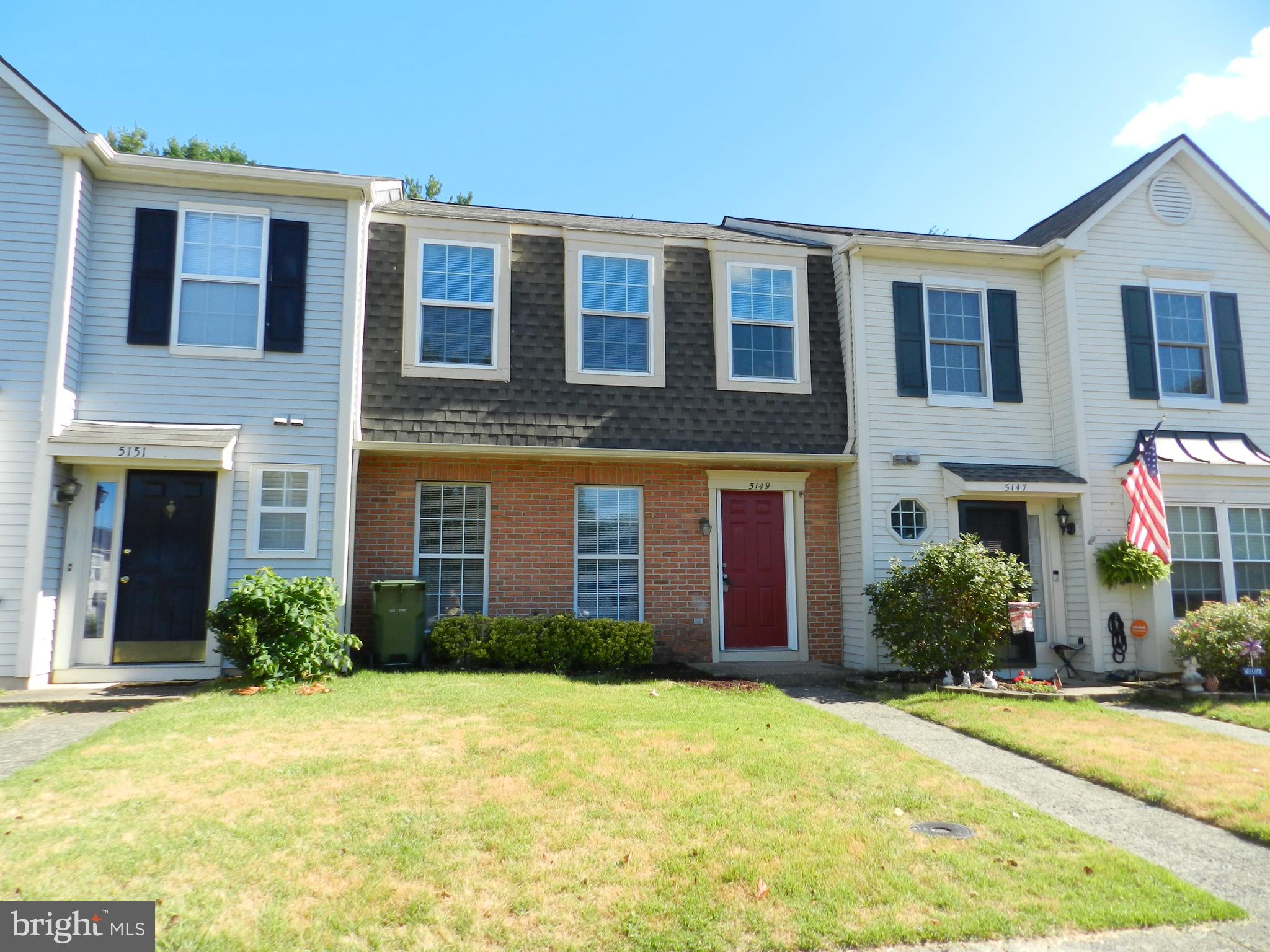 Fairview Commons - Recently renovated 2 level townhome with 3 bedrooms and 1.5 baths. Newer kitchen cabinets, granite counters and appliances. Newer carpet/vinyl flooring. Convenient location close to I-95 and shopping. Pets are considered case by case. Available 8/20/25.