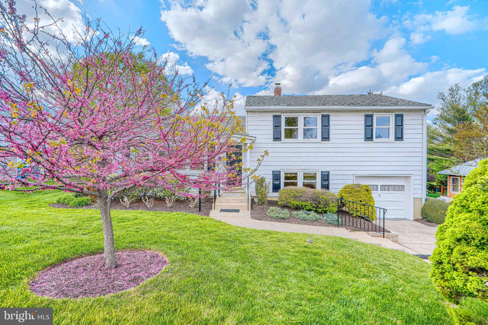 RIDGEFIELD - Residential