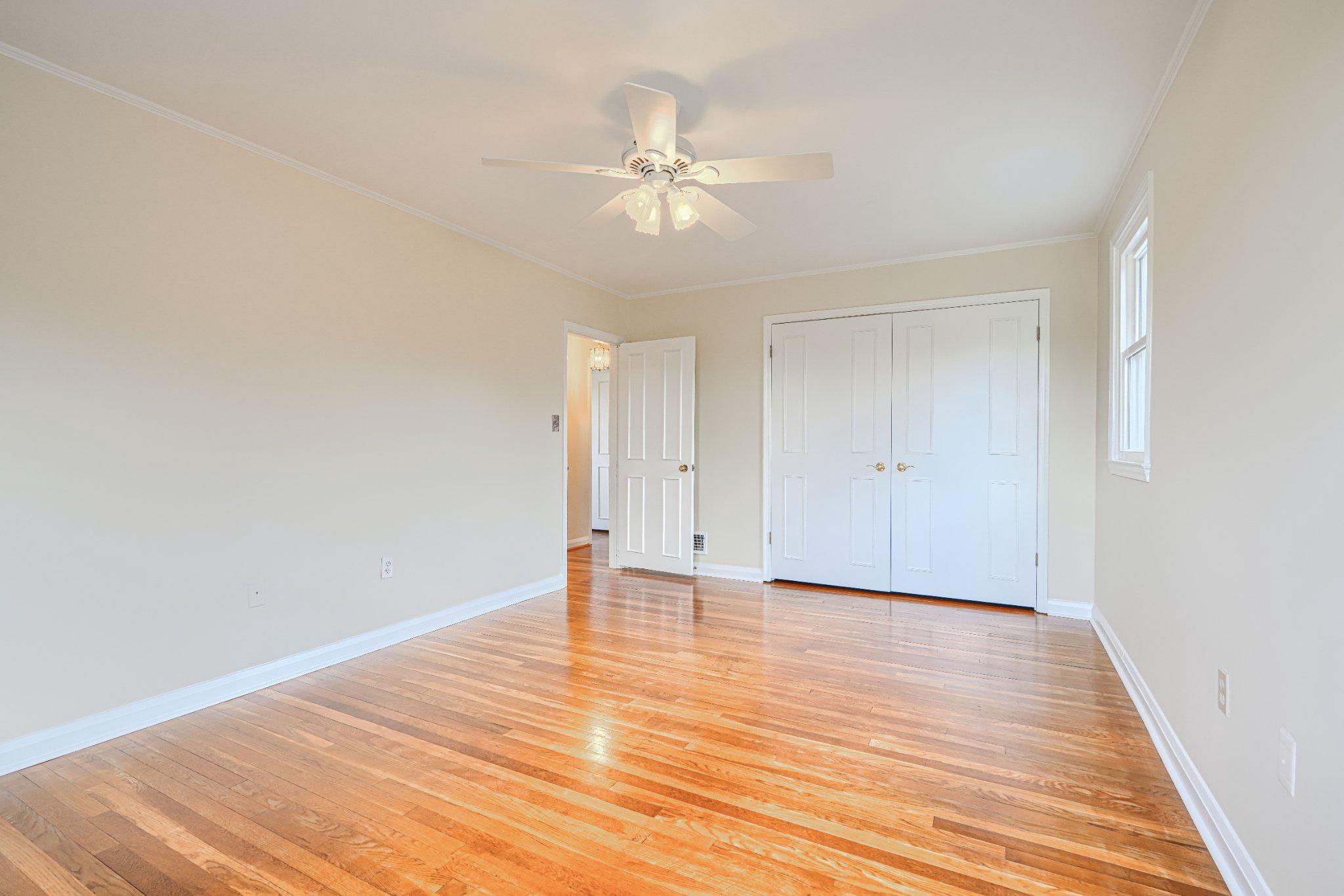 RIDGEFIELD - Residential