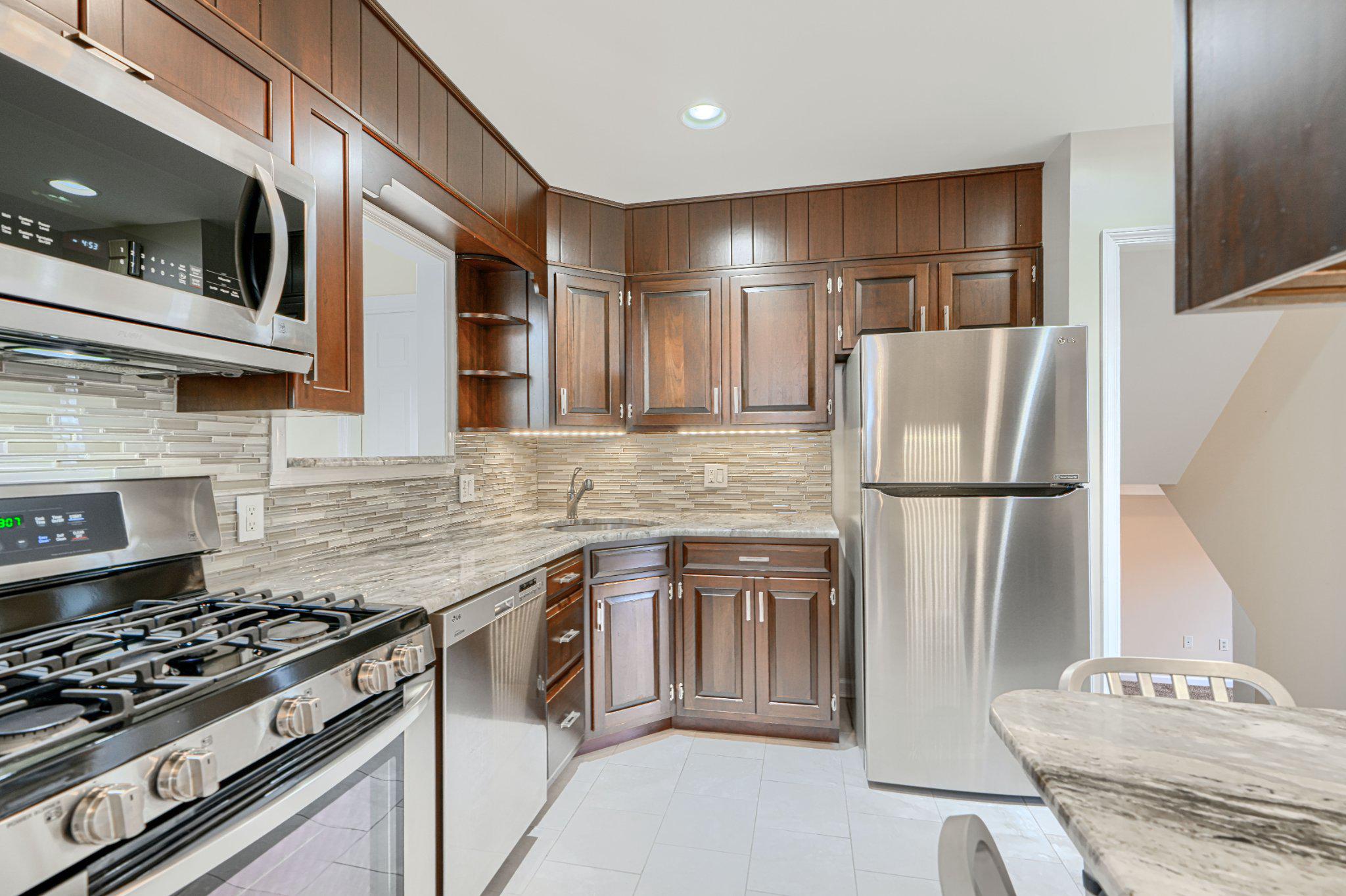 RIDGEFIELD - Residential