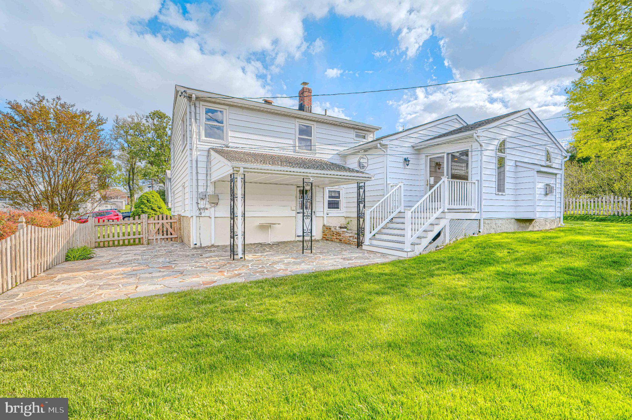 RIDGEFIELD - Residential