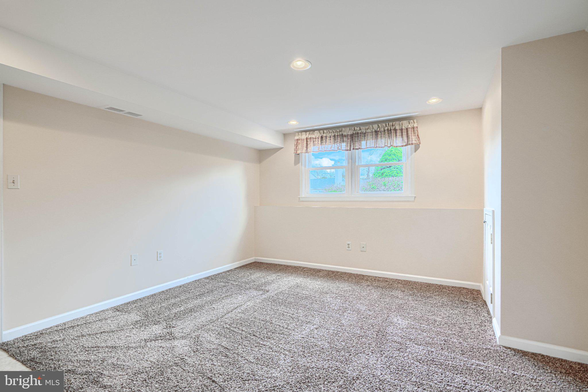 RIDGEFIELD - Residential