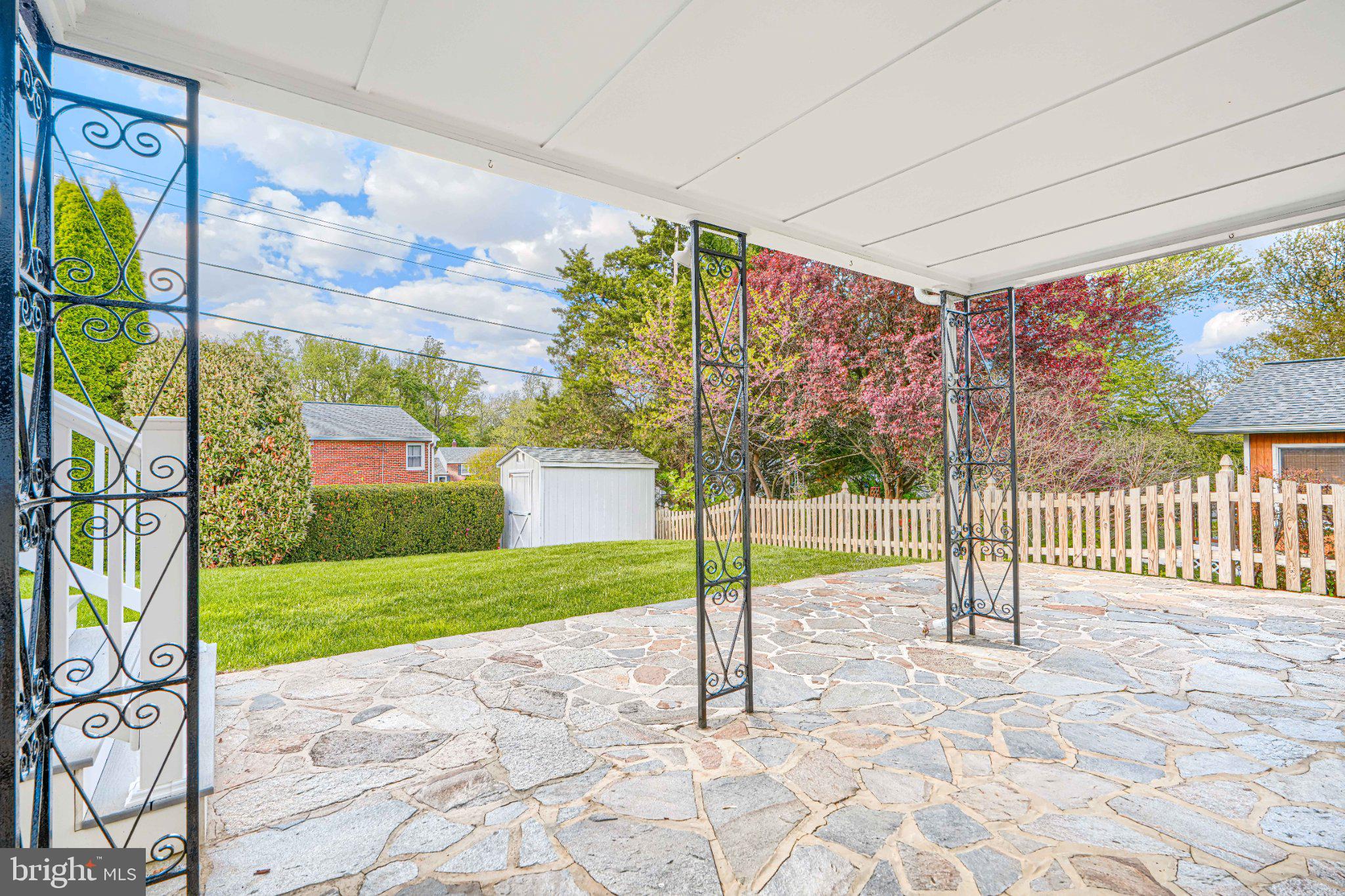 RIDGEFIELD - Residential