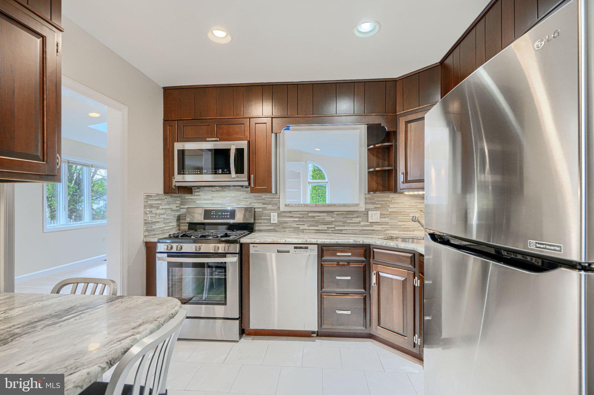 RIDGEFIELD - Residential