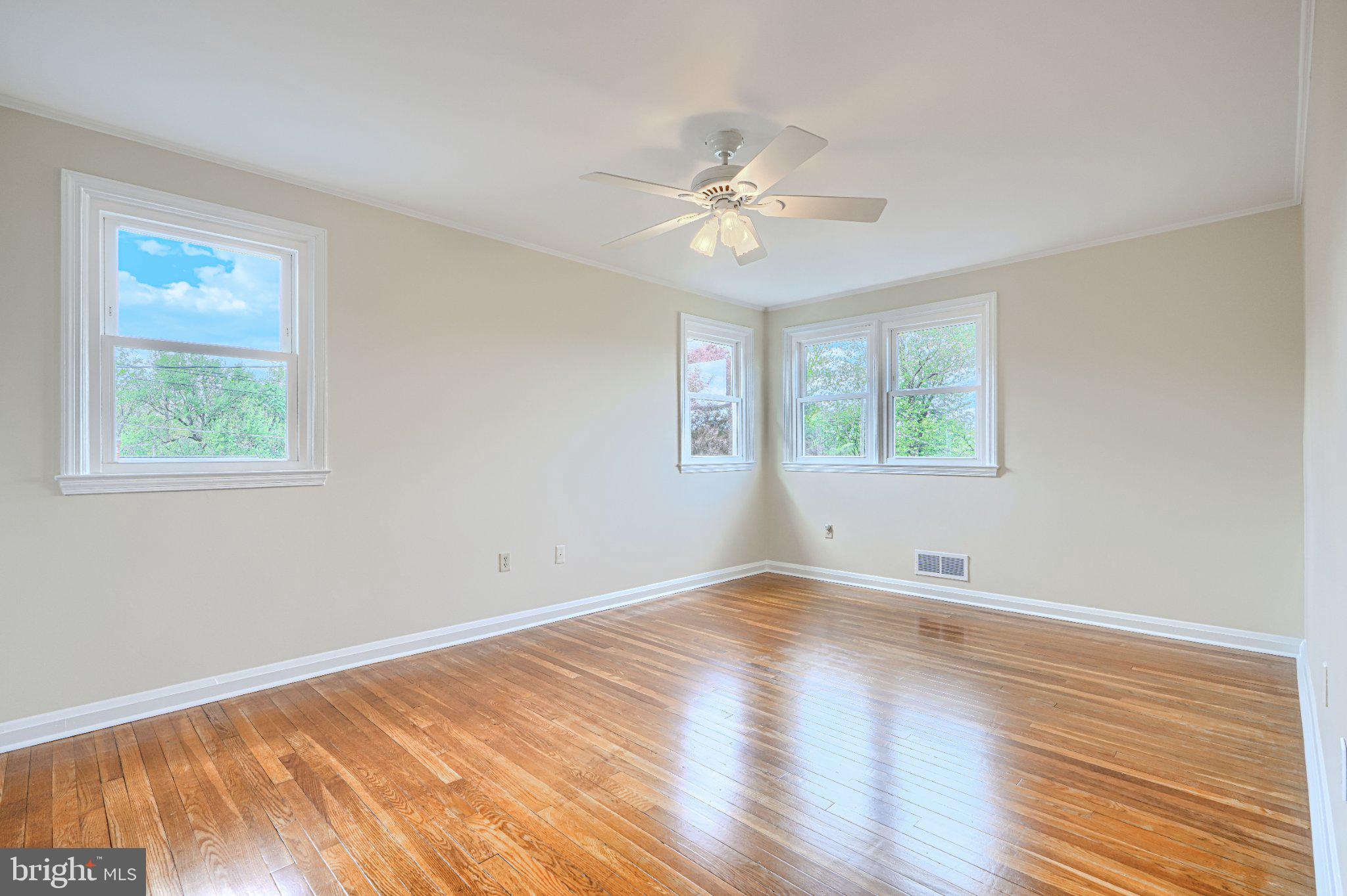 RIDGEFIELD - Residential