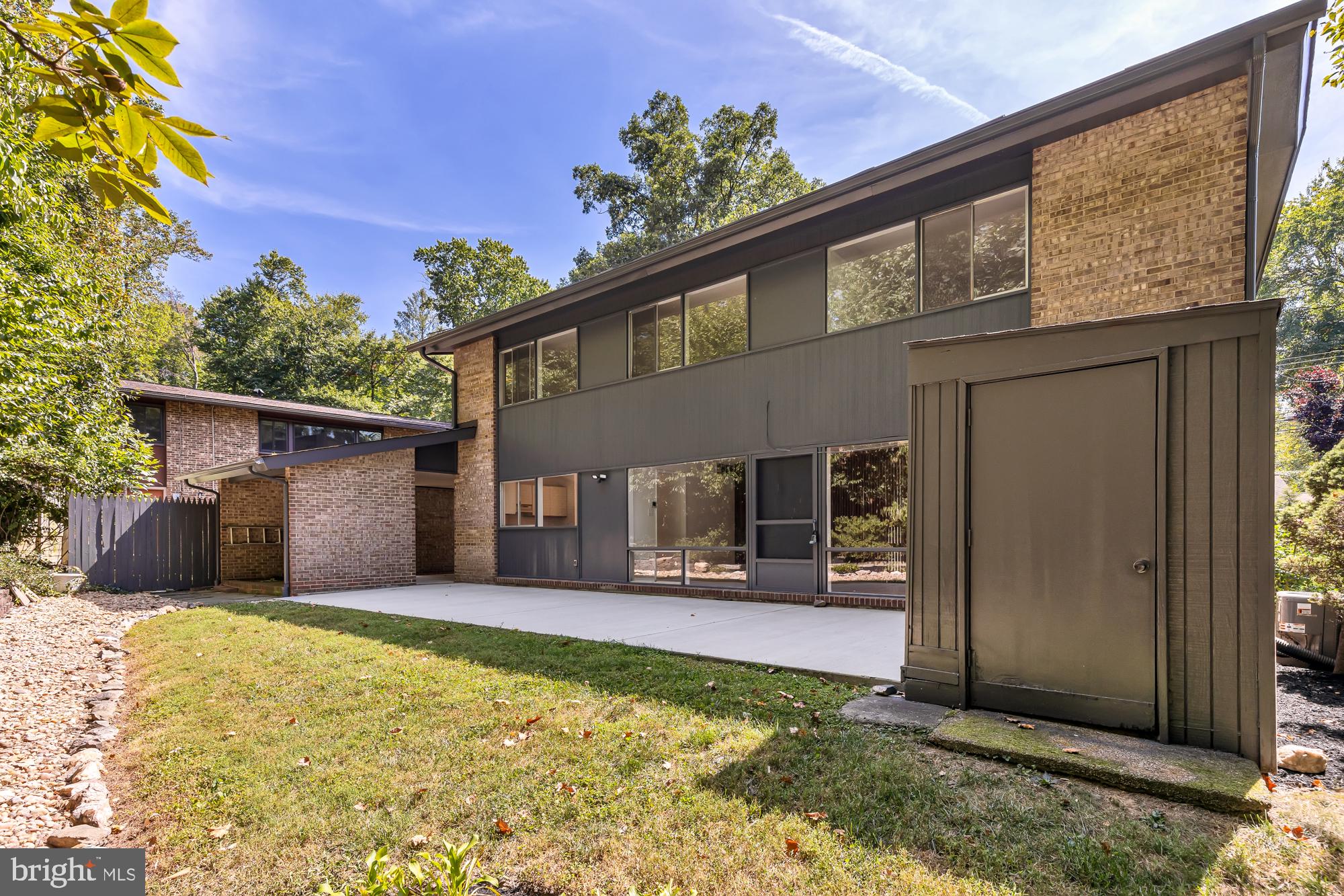 MANOR WOODS - Residential