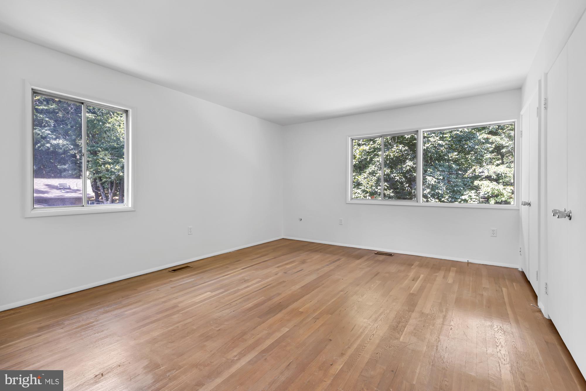 MANOR WOODS - Residential