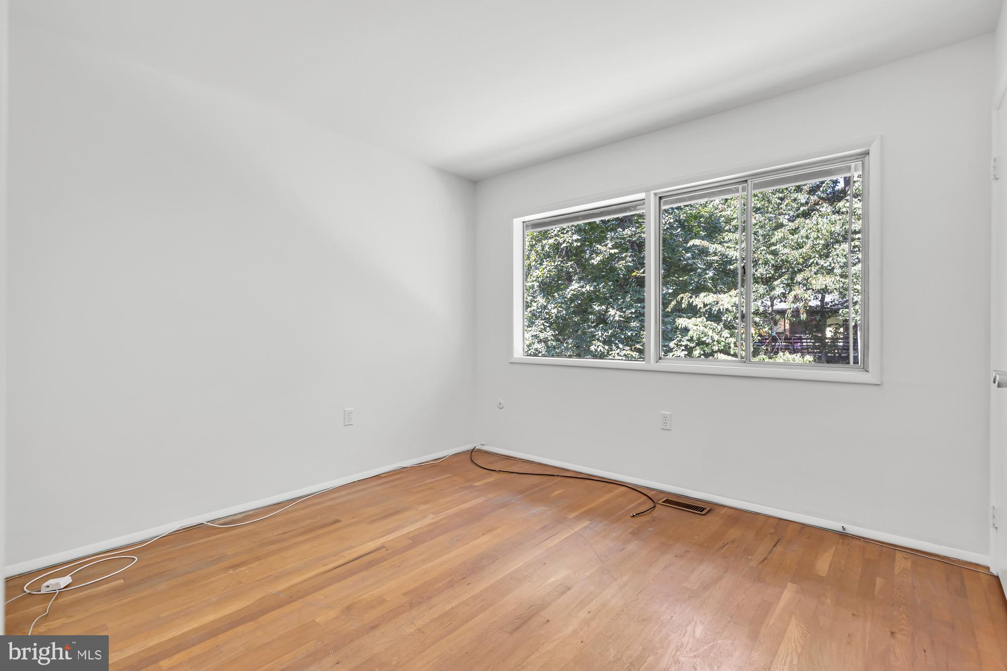 MANOR WOODS - Residential