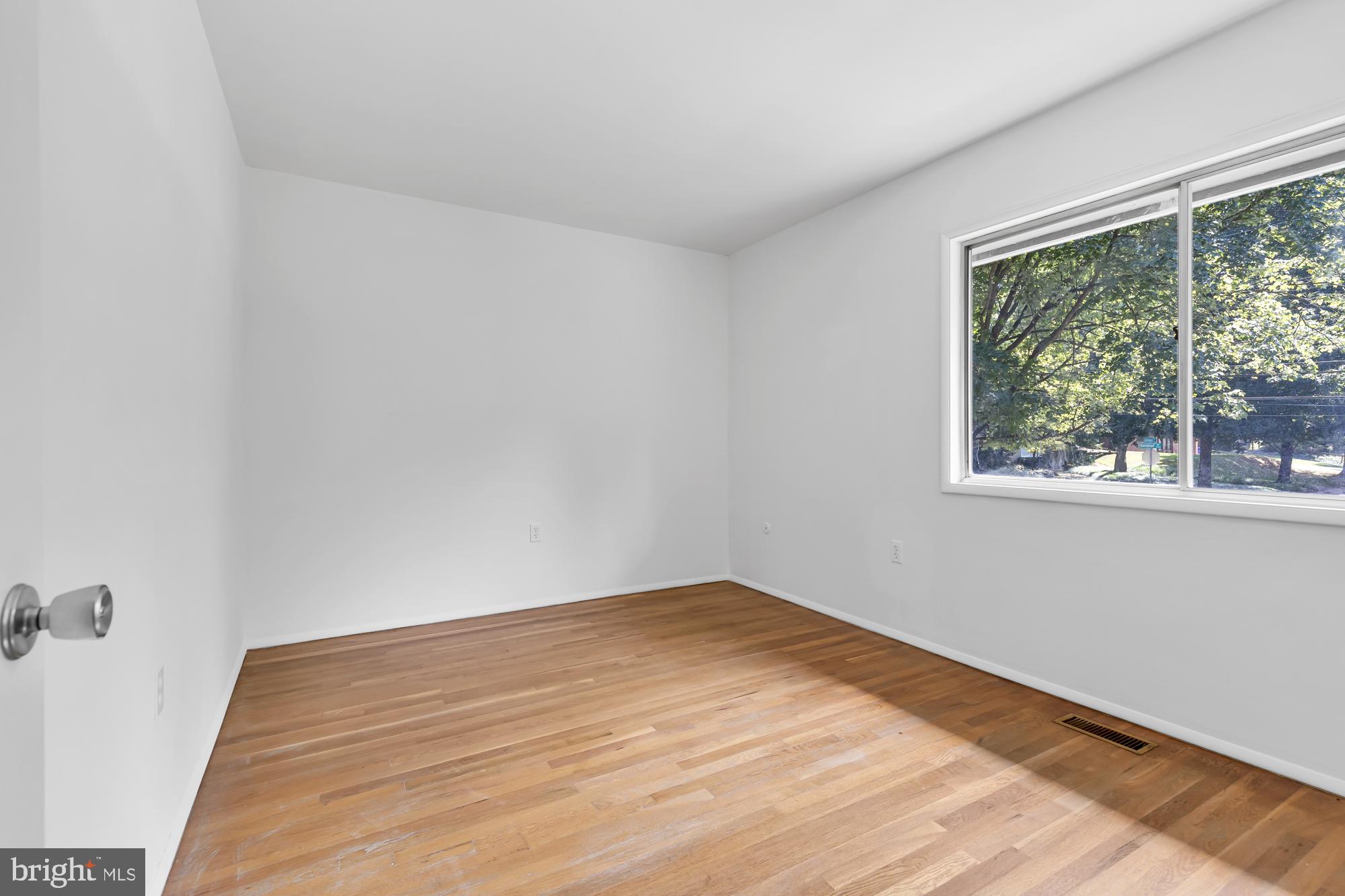 MANOR WOODS - Residential