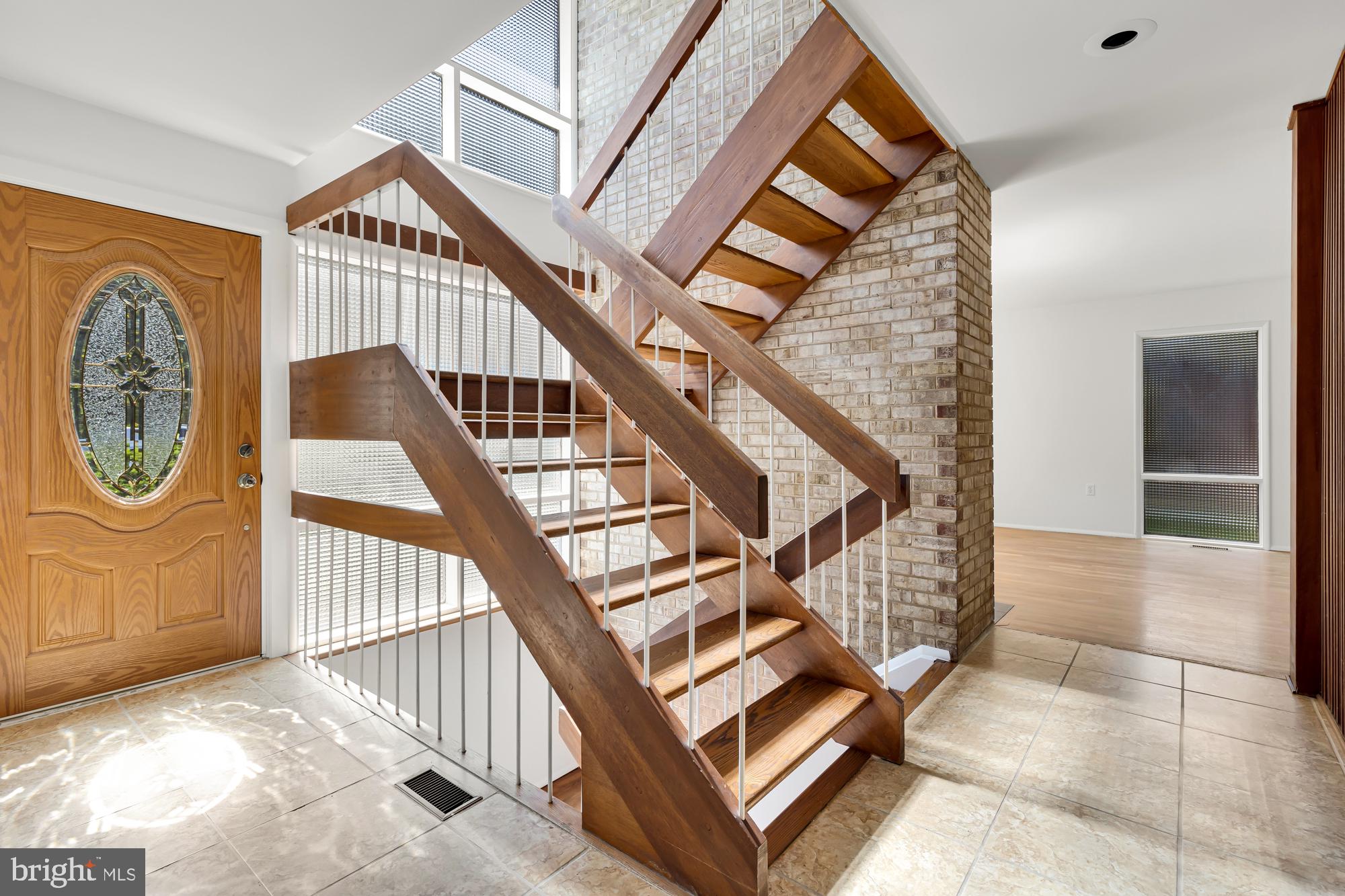 MANOR WOODS - Residential