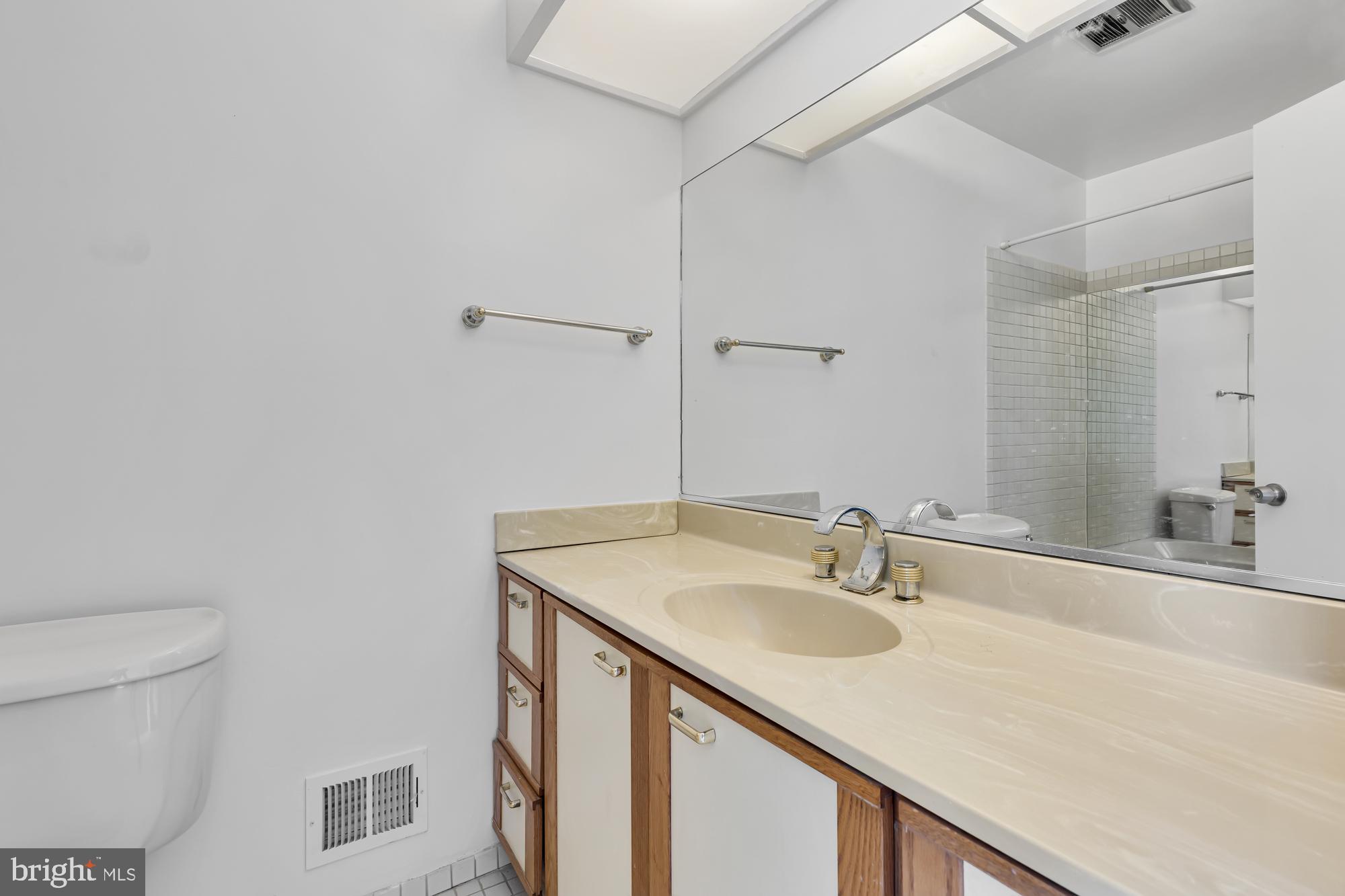 MANOR WOODS - Residential