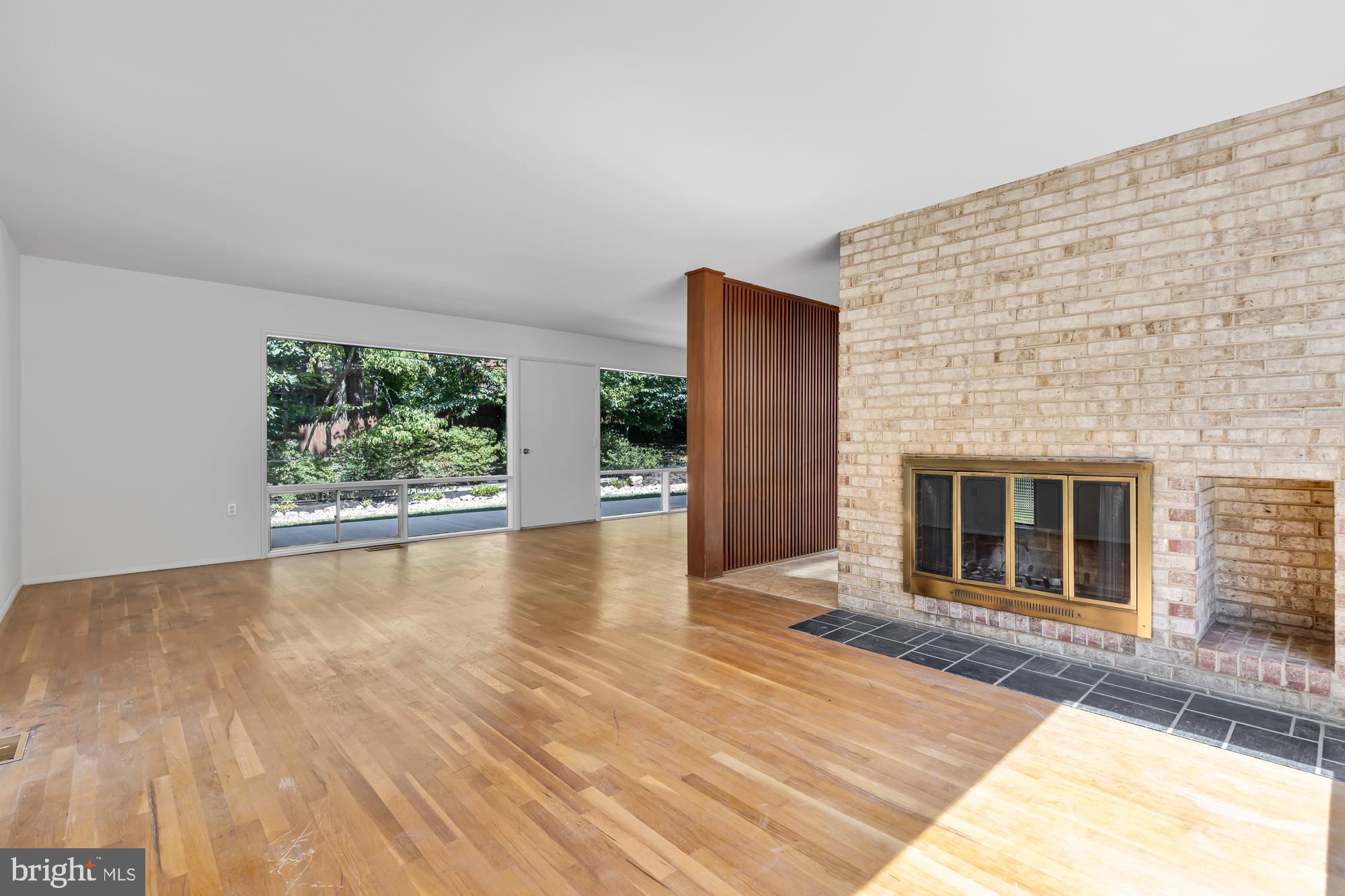 MANOR WOODS - Residential