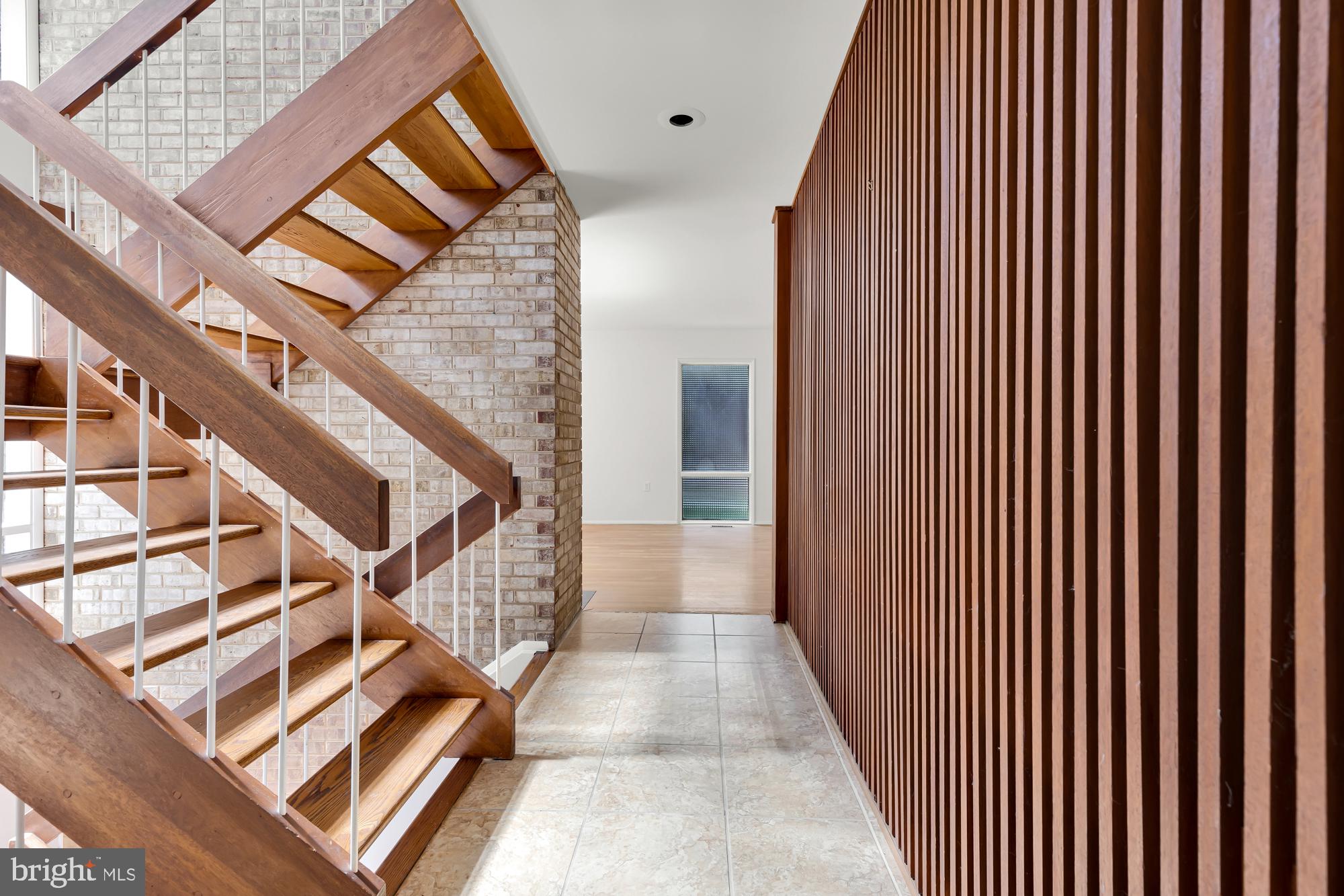 MANOR WOODS - Residential