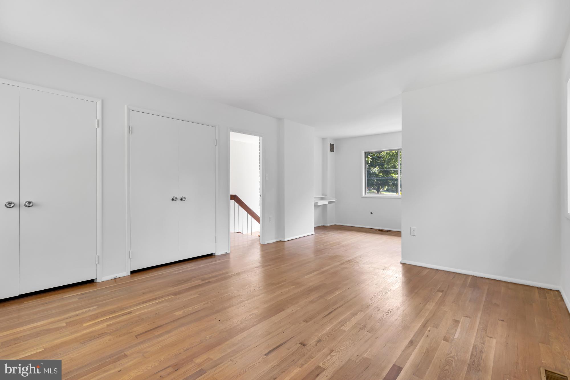 MANOR WOODS - Residential