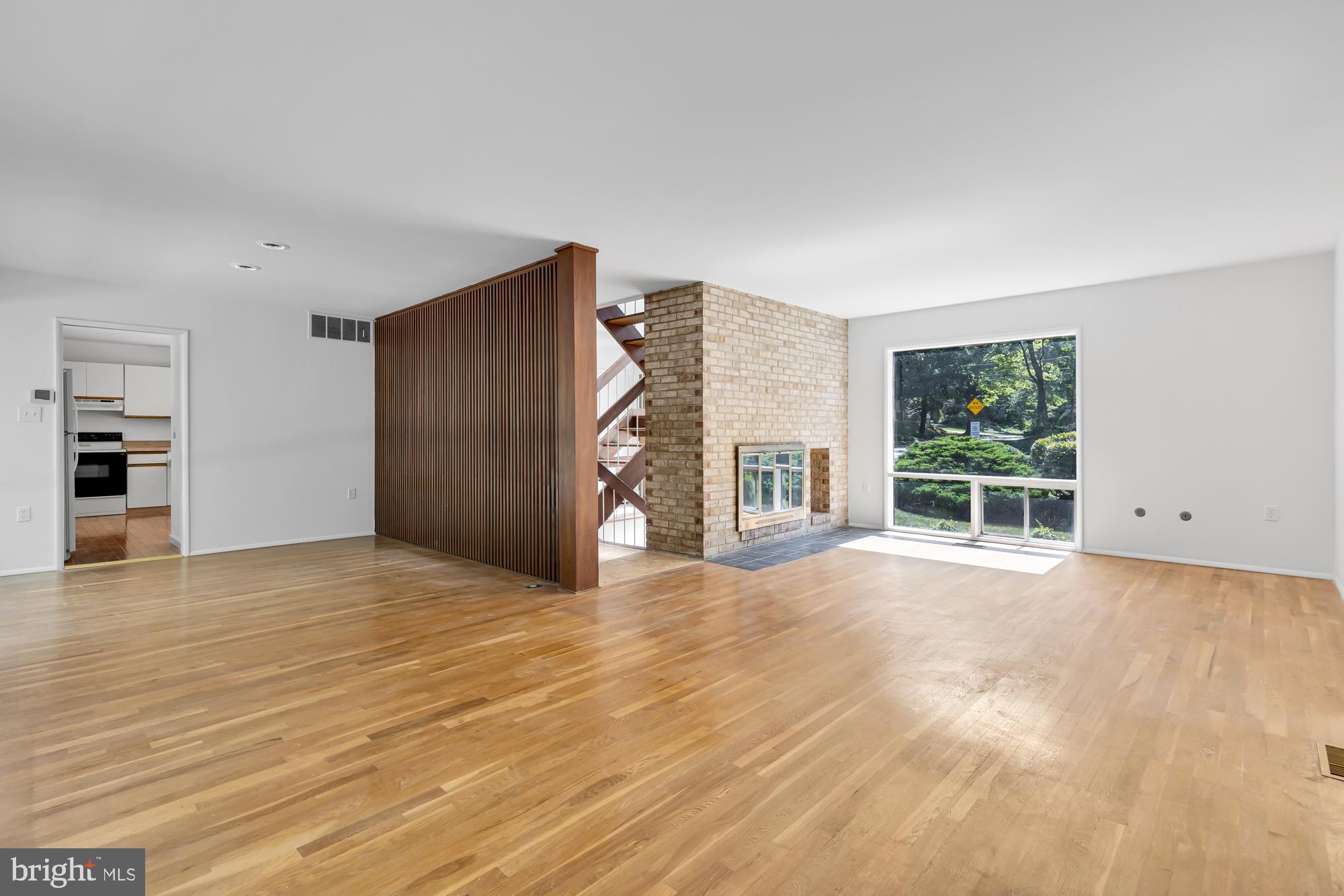 MANOR WOODS - Residential