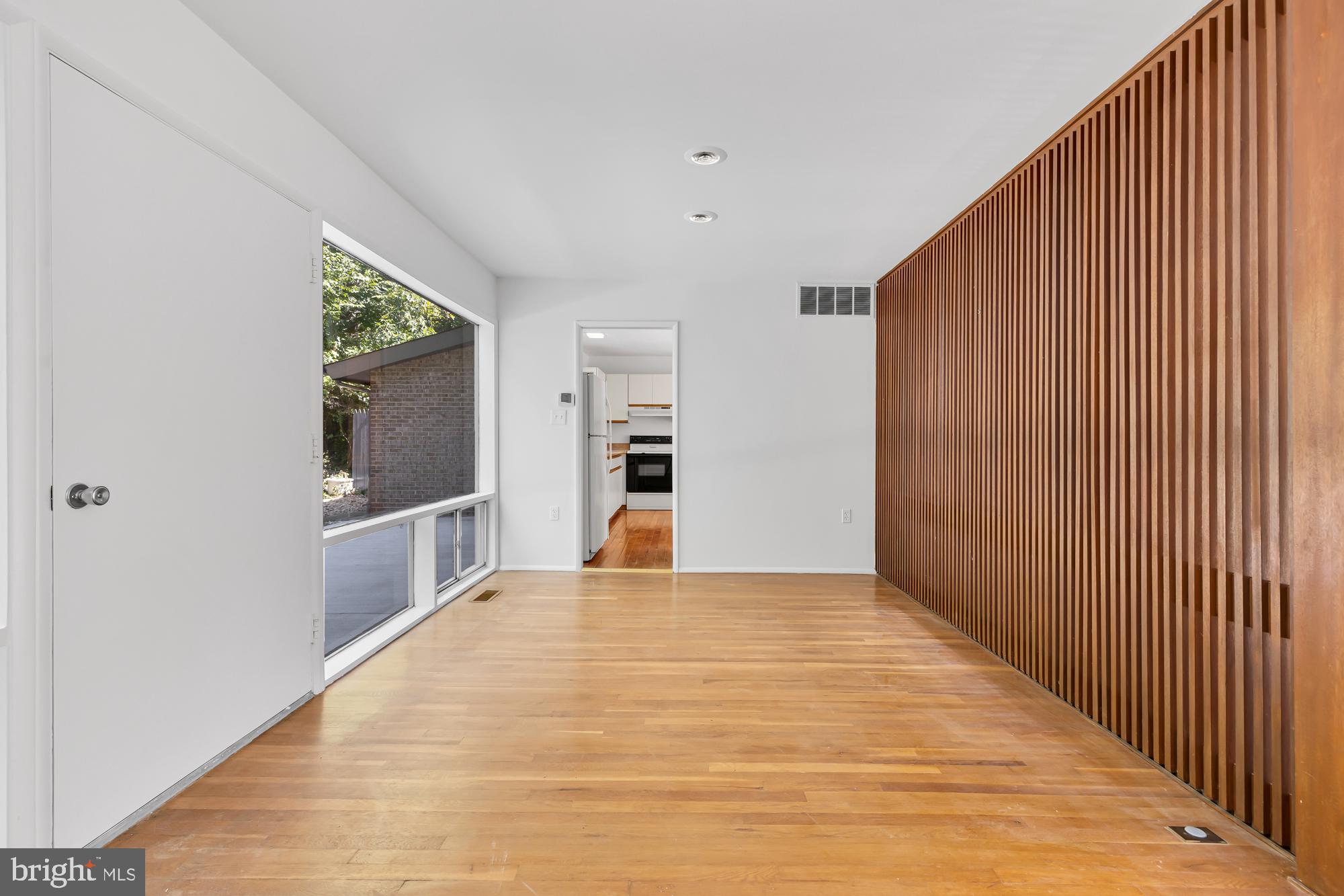 MANOR WOODS - Residential