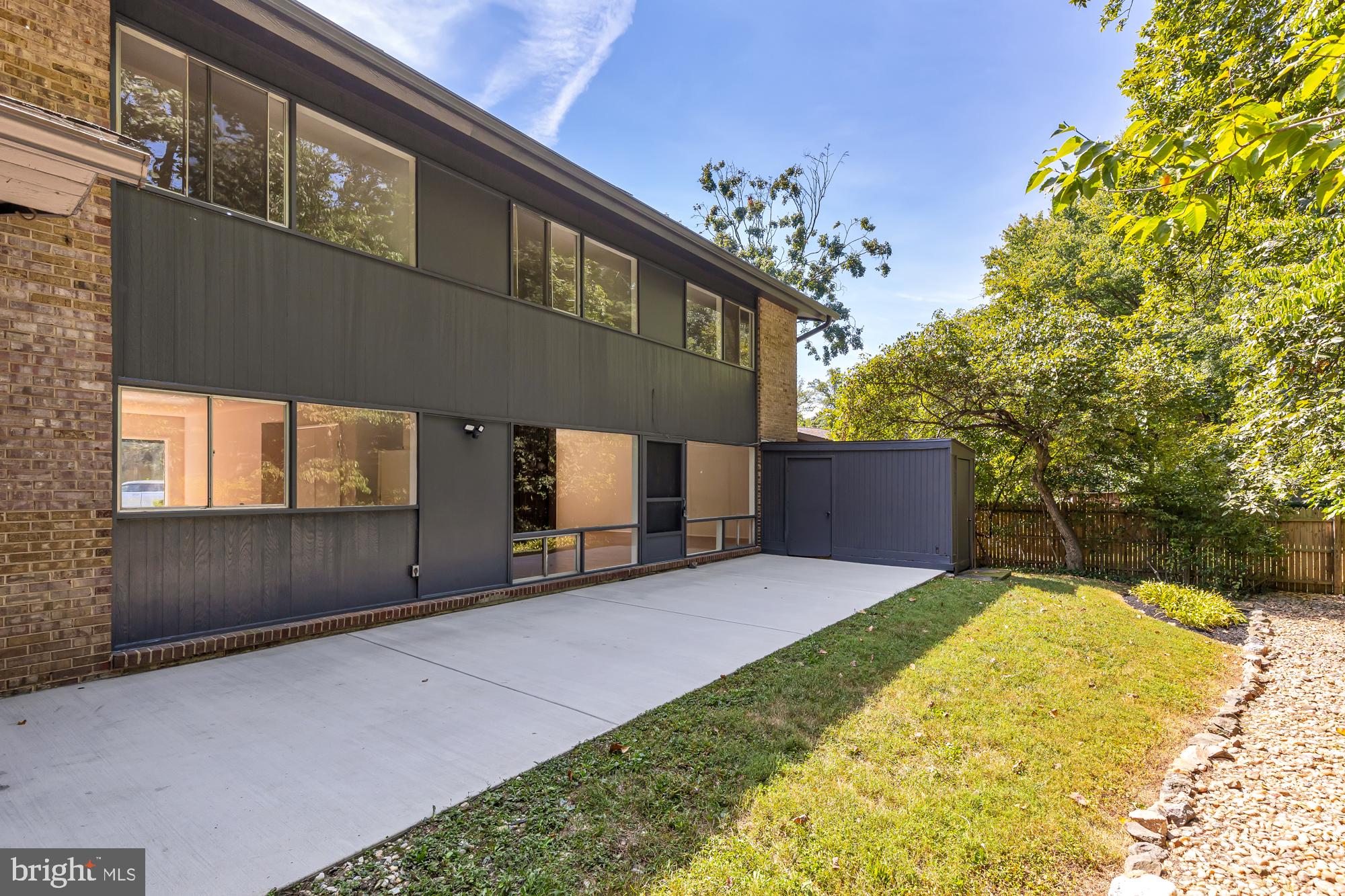 MANOR WOODS - Residential