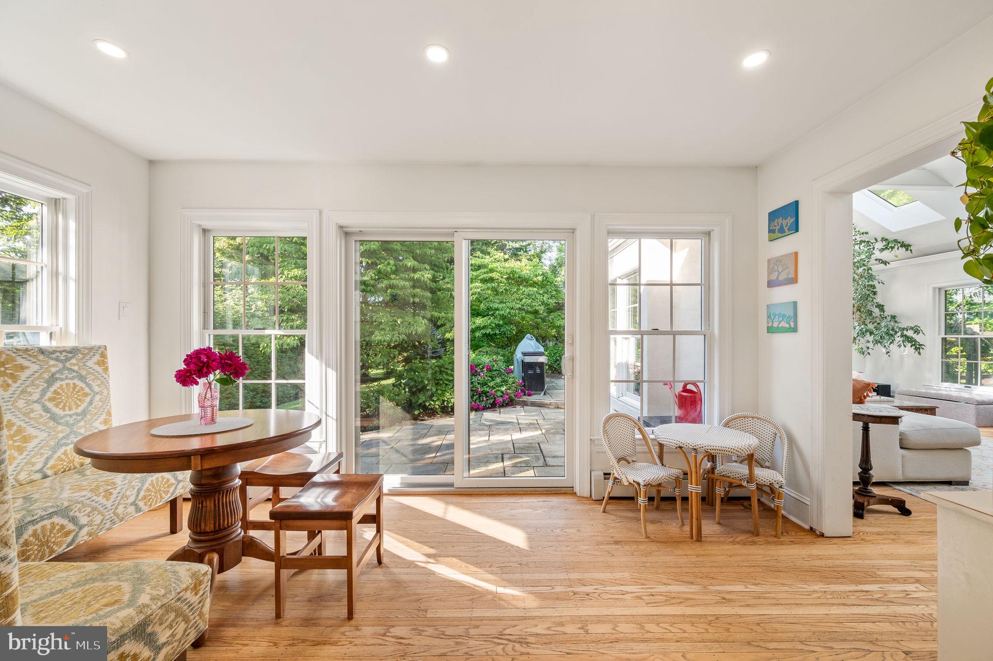 CHESTNUT HILL - Residential