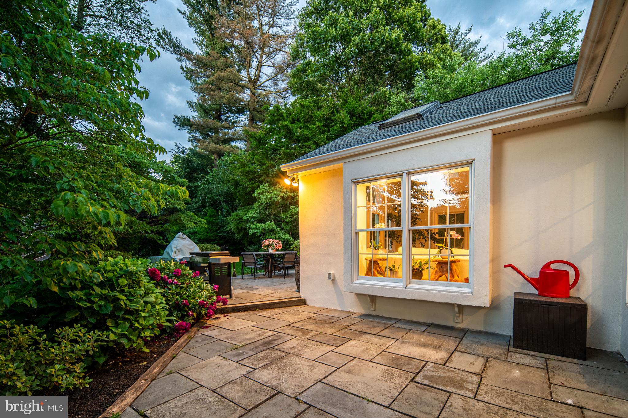 CHESTNUT HILL - Residential