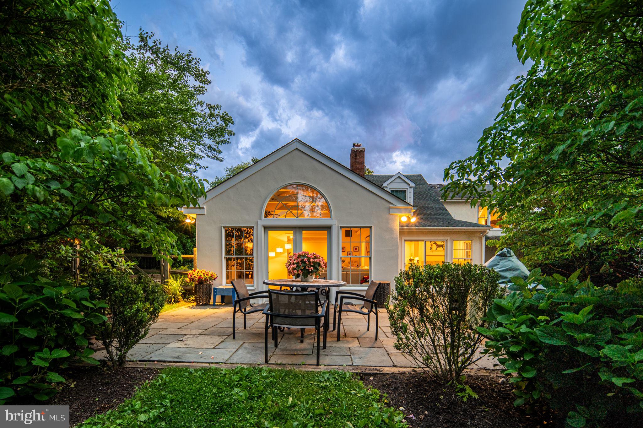 CHESTNUT HILL - Residential