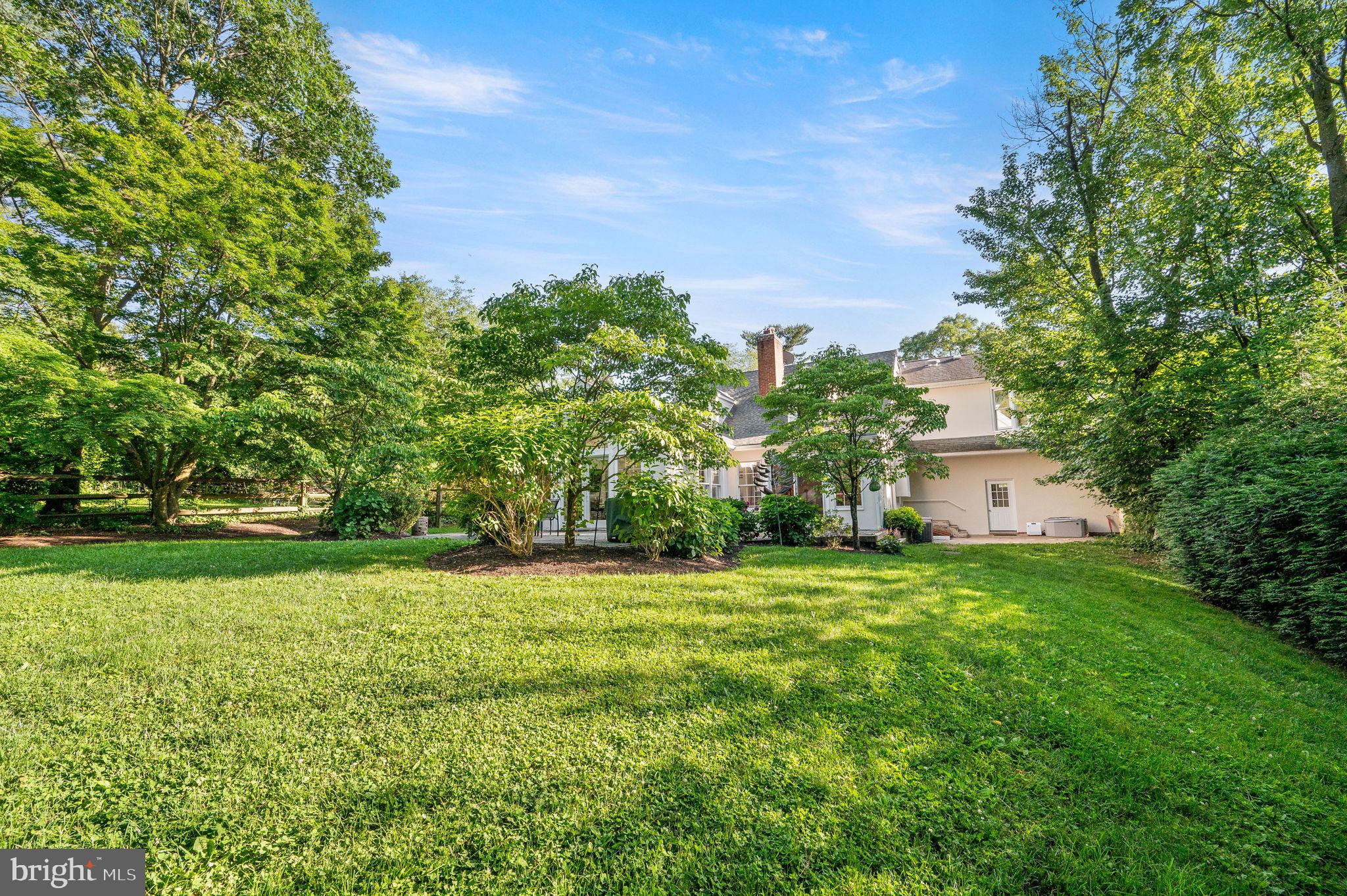 CHESTNUT HILL - Residential