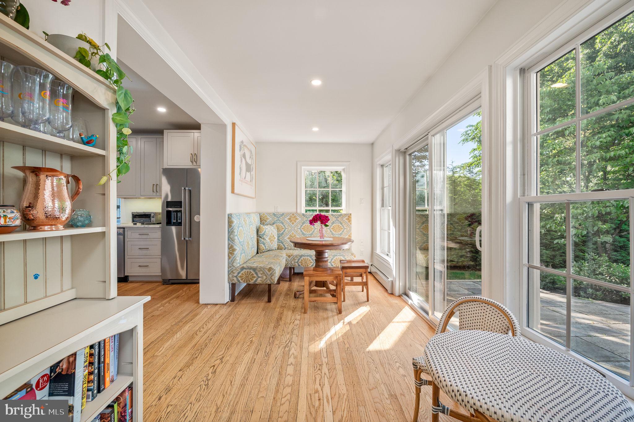 CHESTNUT HILL - Residential