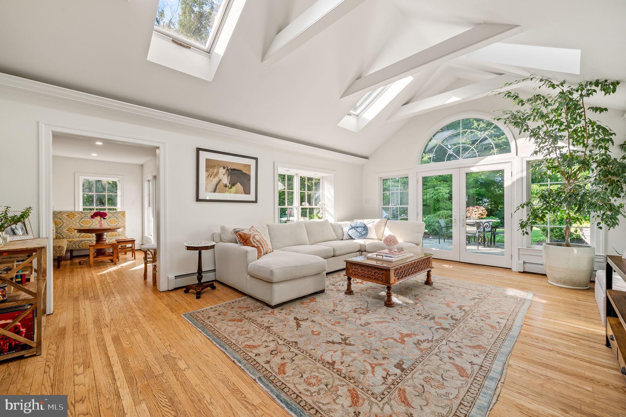 CHESTNUT HILL - Residential