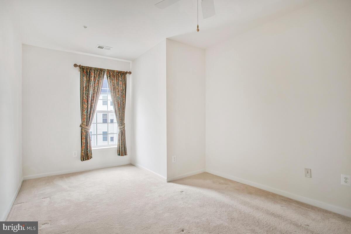 GATHERINGS AT LYNDWOOD - Residential