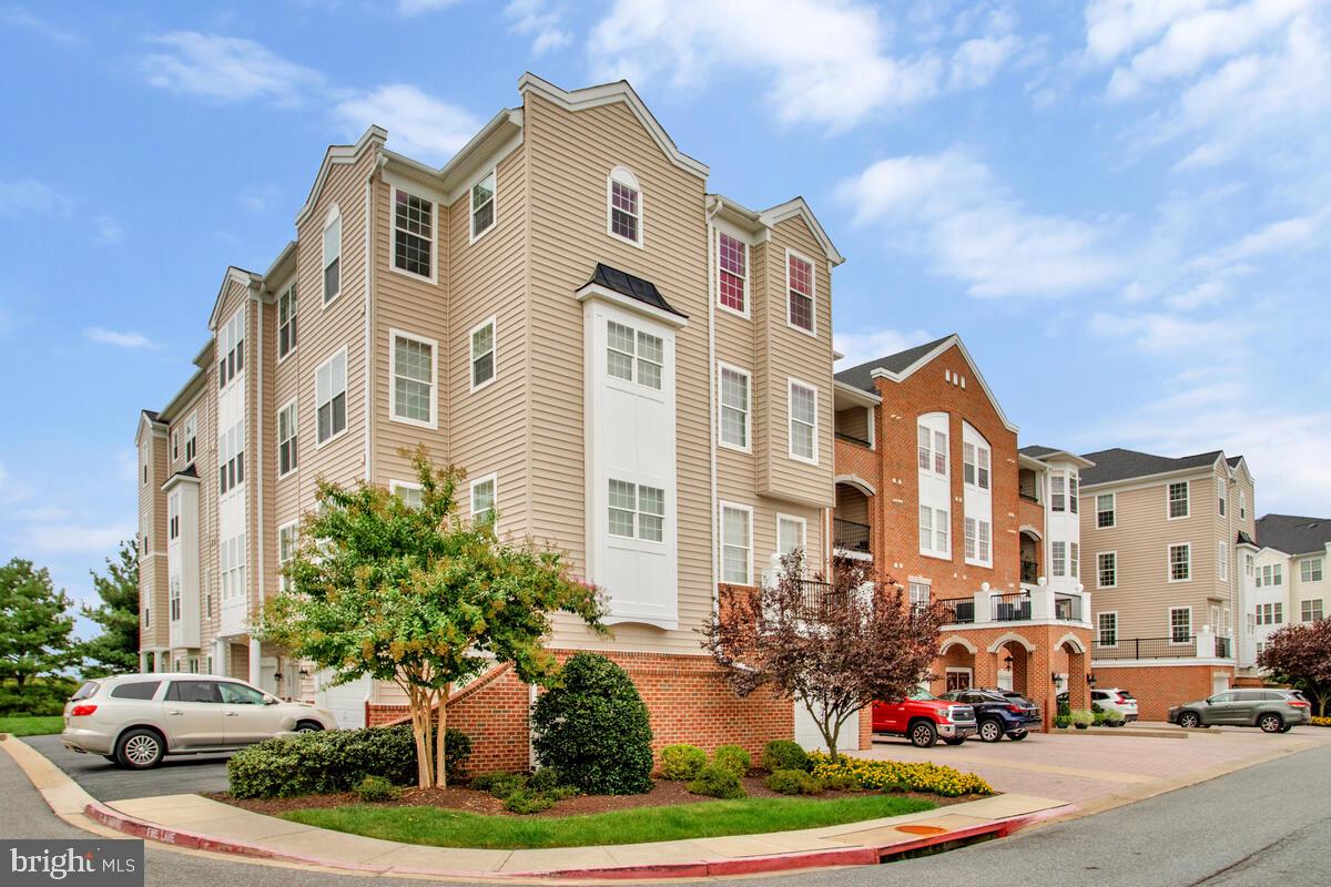 GATHERINGS AT LYNDWOOD - Residential