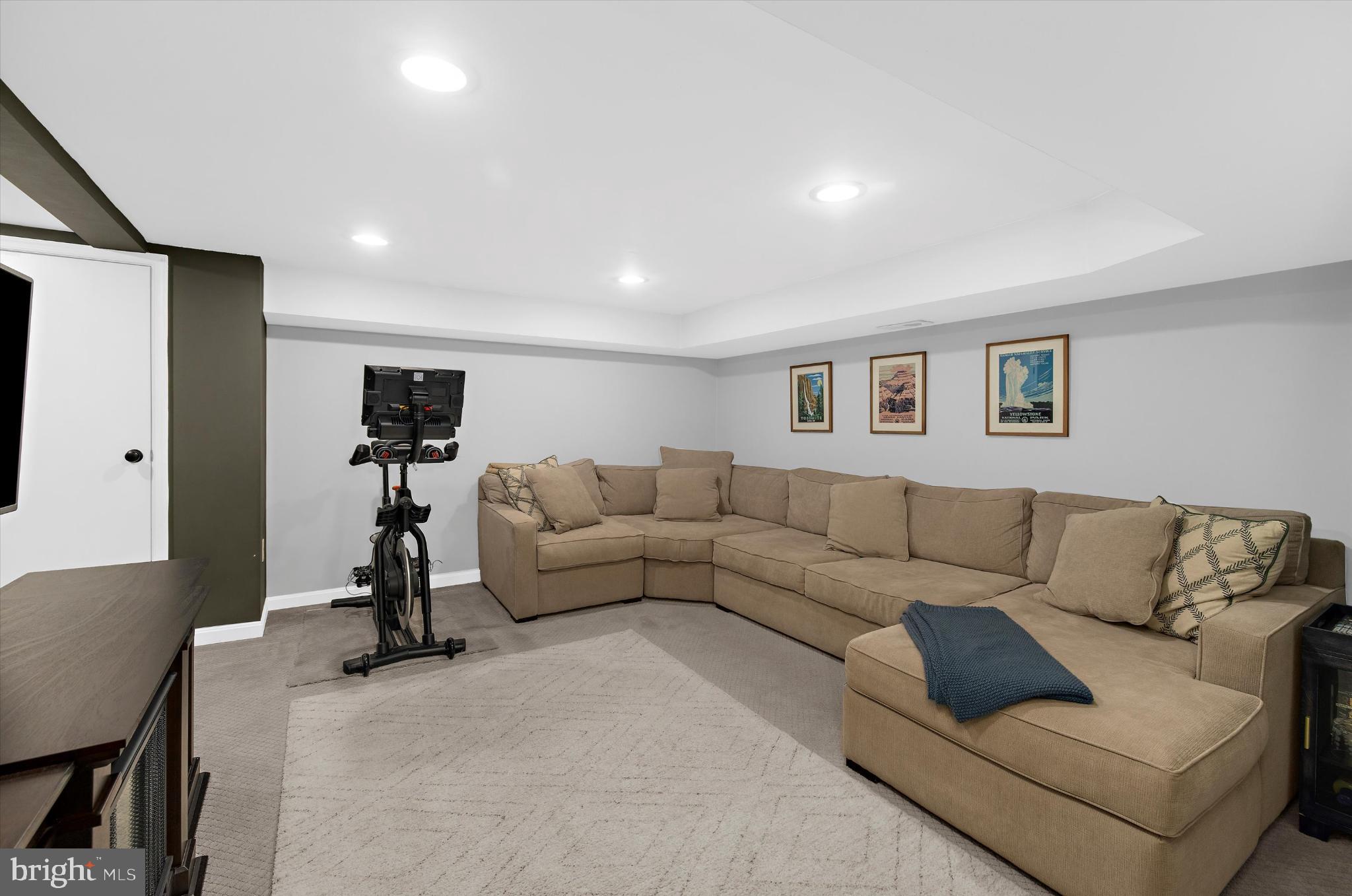 MEDFIELD - Residential