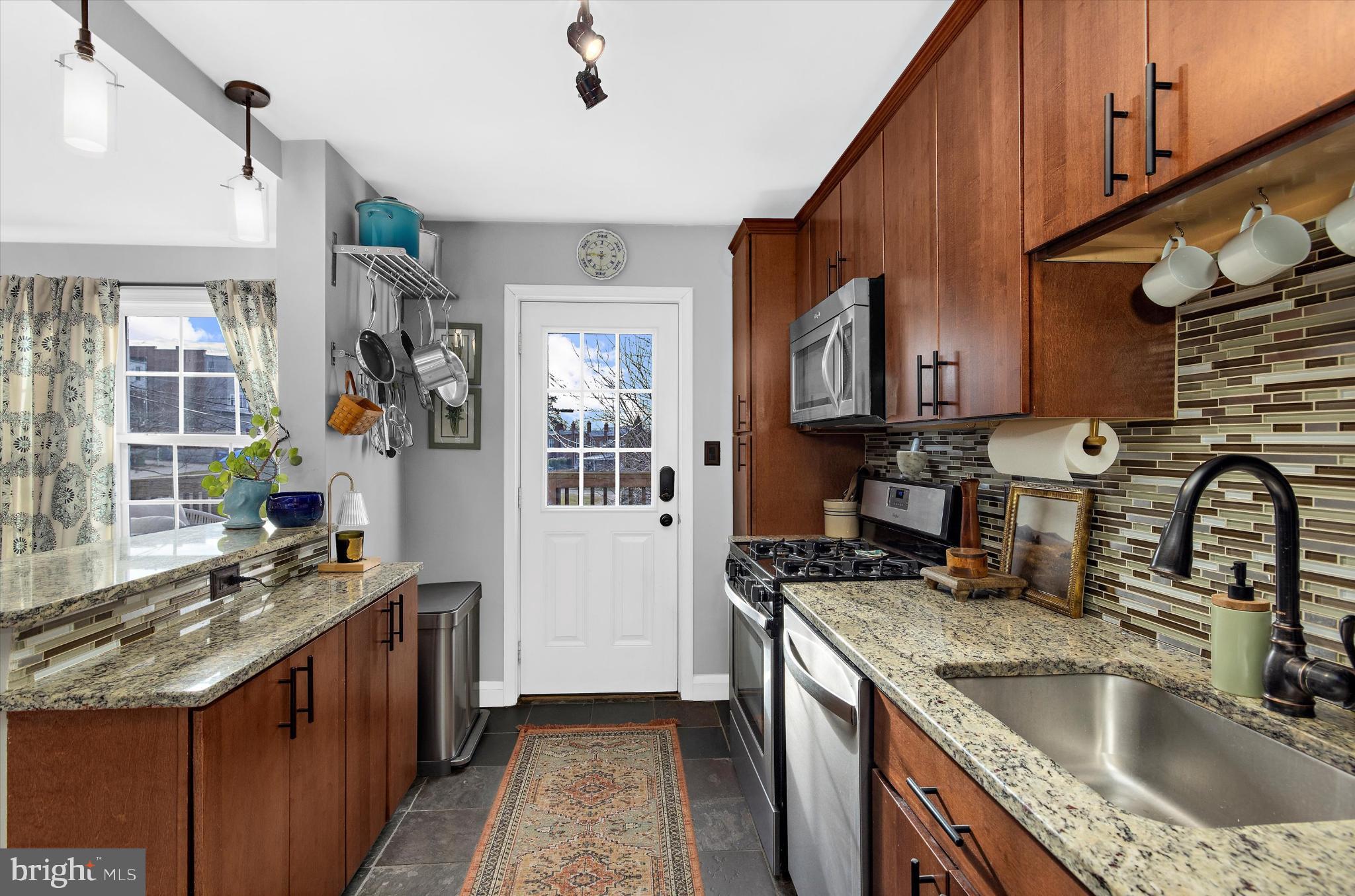 MEDFIELD - Residential