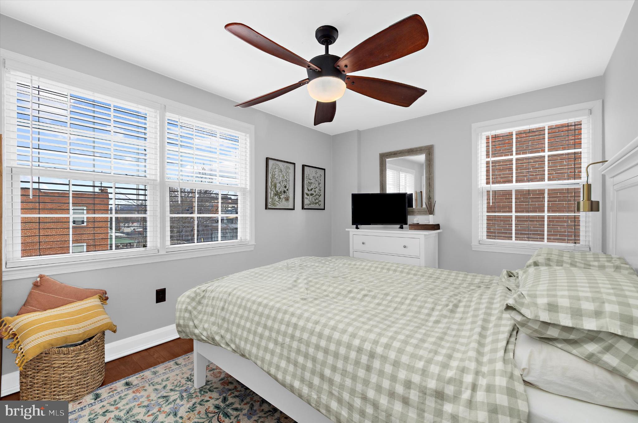 MEDFIELD - Residential