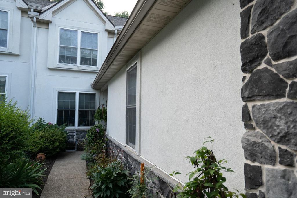 Photo of 628 CRESTGATE PL, MILLERSVILLE, PA 17551 (MLS # PALA2037602)