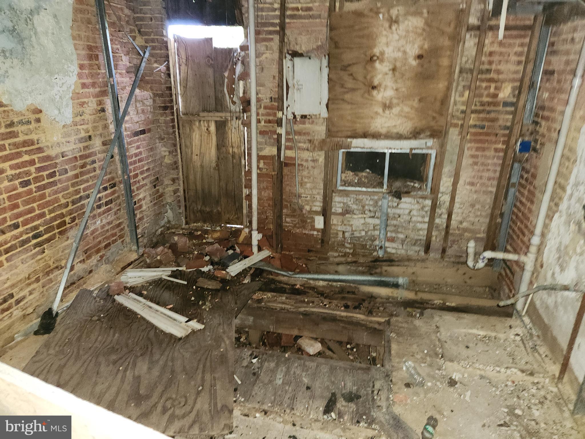 EAST BALTIMORE MIDWAY - Residential