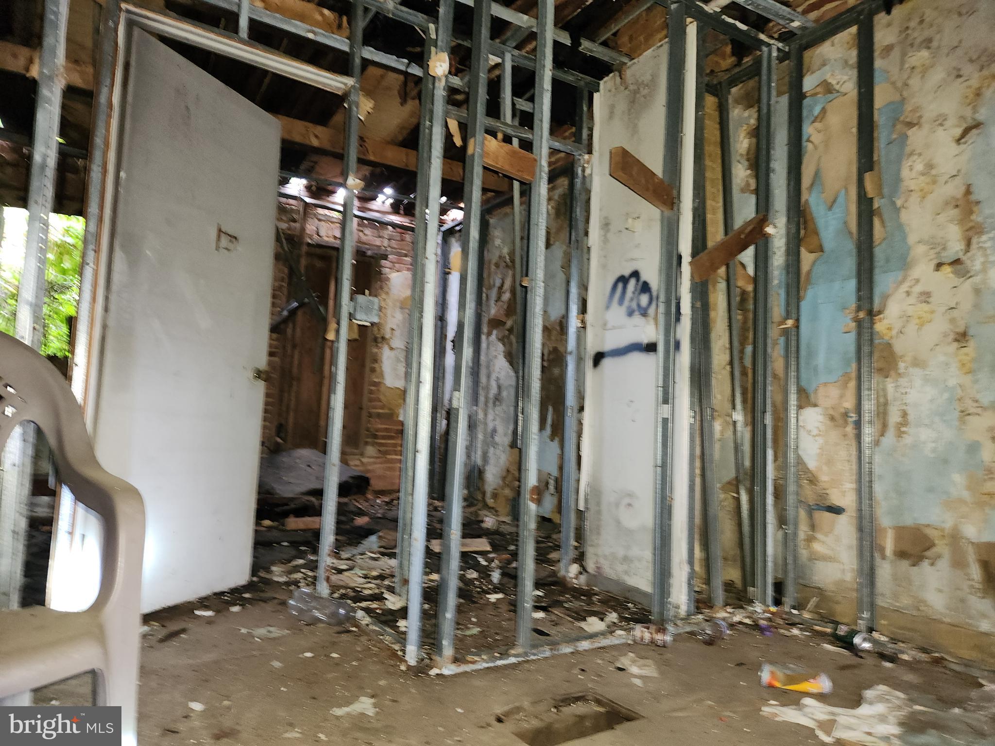 EAST BALTIMORE MIDWAY - Residential