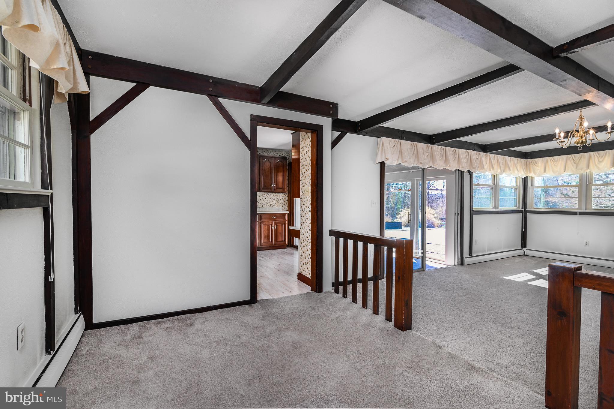 HUNTVIEW AT HORSES - Residential