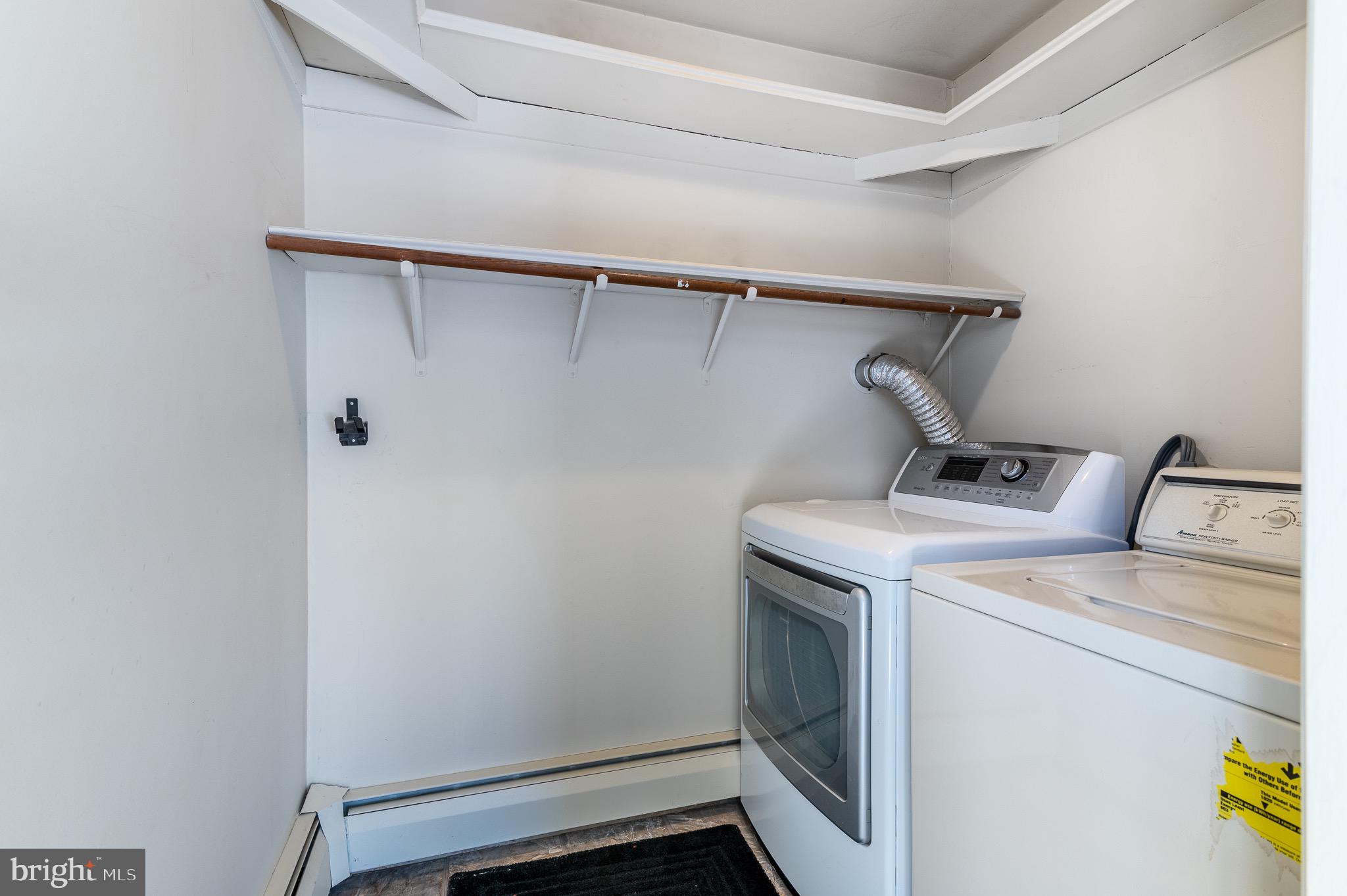 HUNTVIEW AT HORSES - Residential