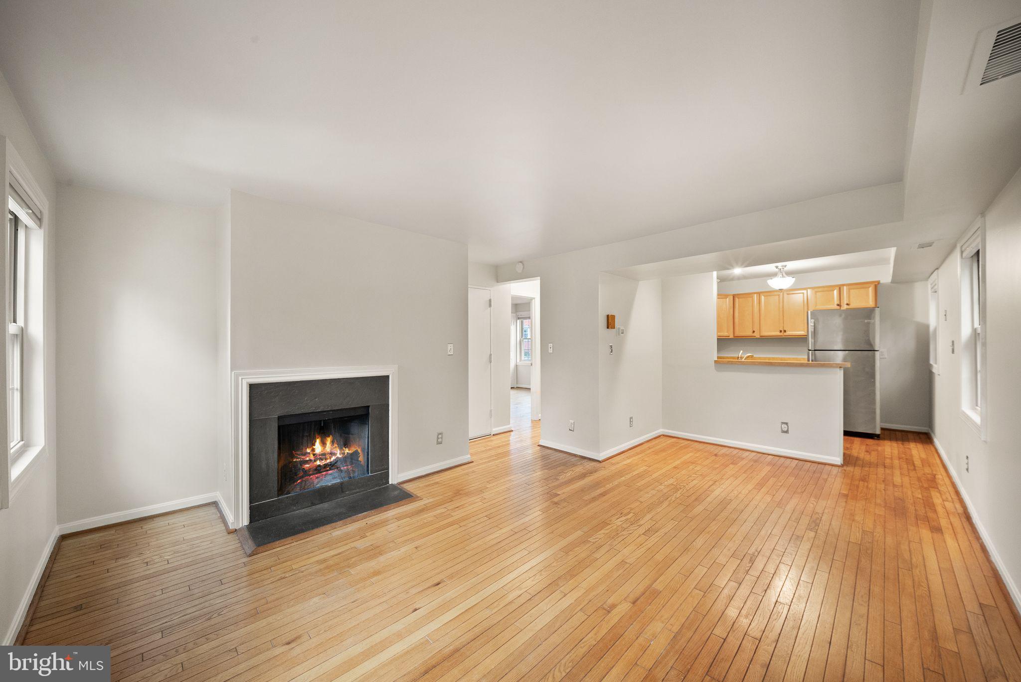 1311 E ABINGDON DRIVE 4