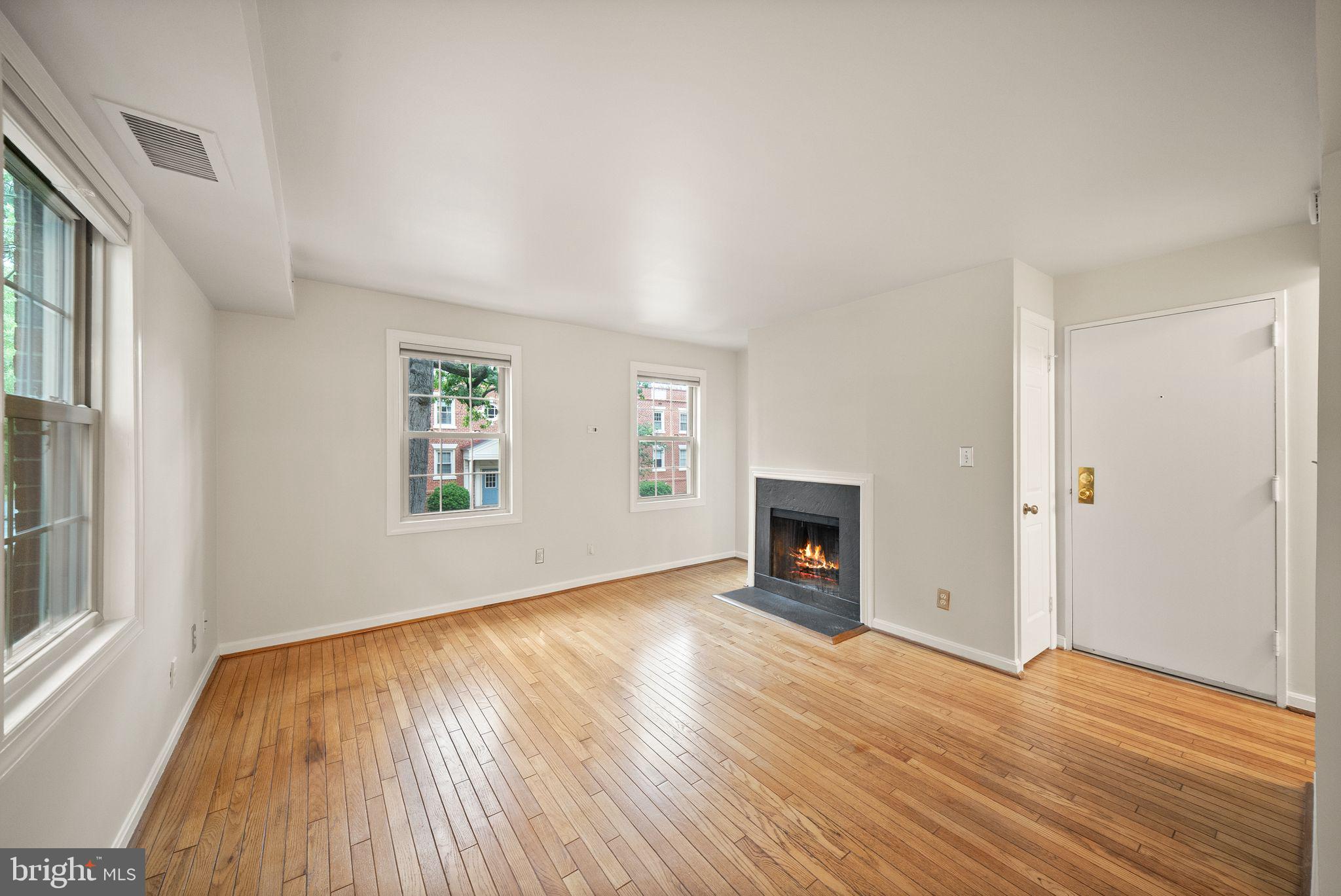 1311 E ABINGDON DRIVE 4