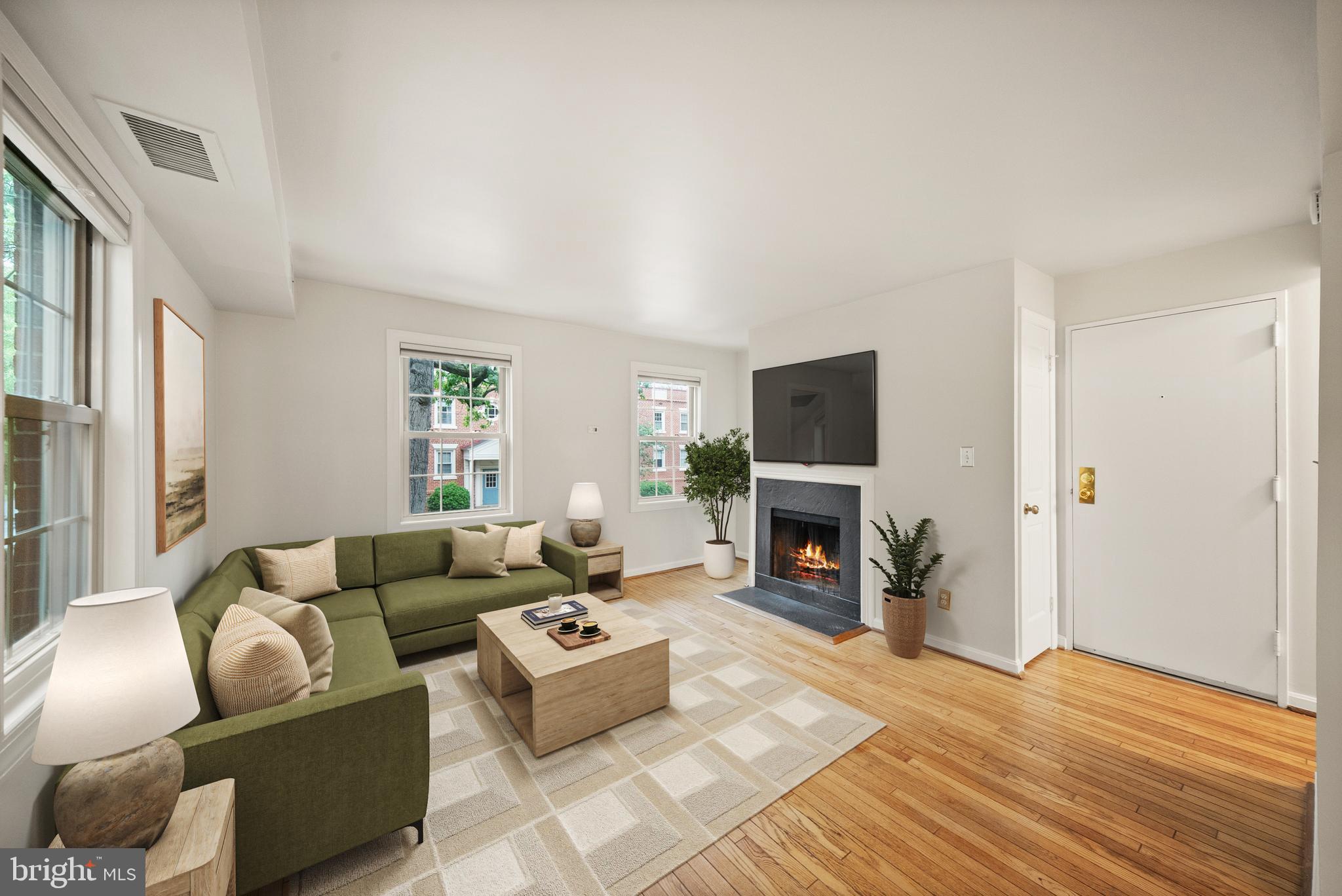 1311 E ABINGDON DRIVE 4