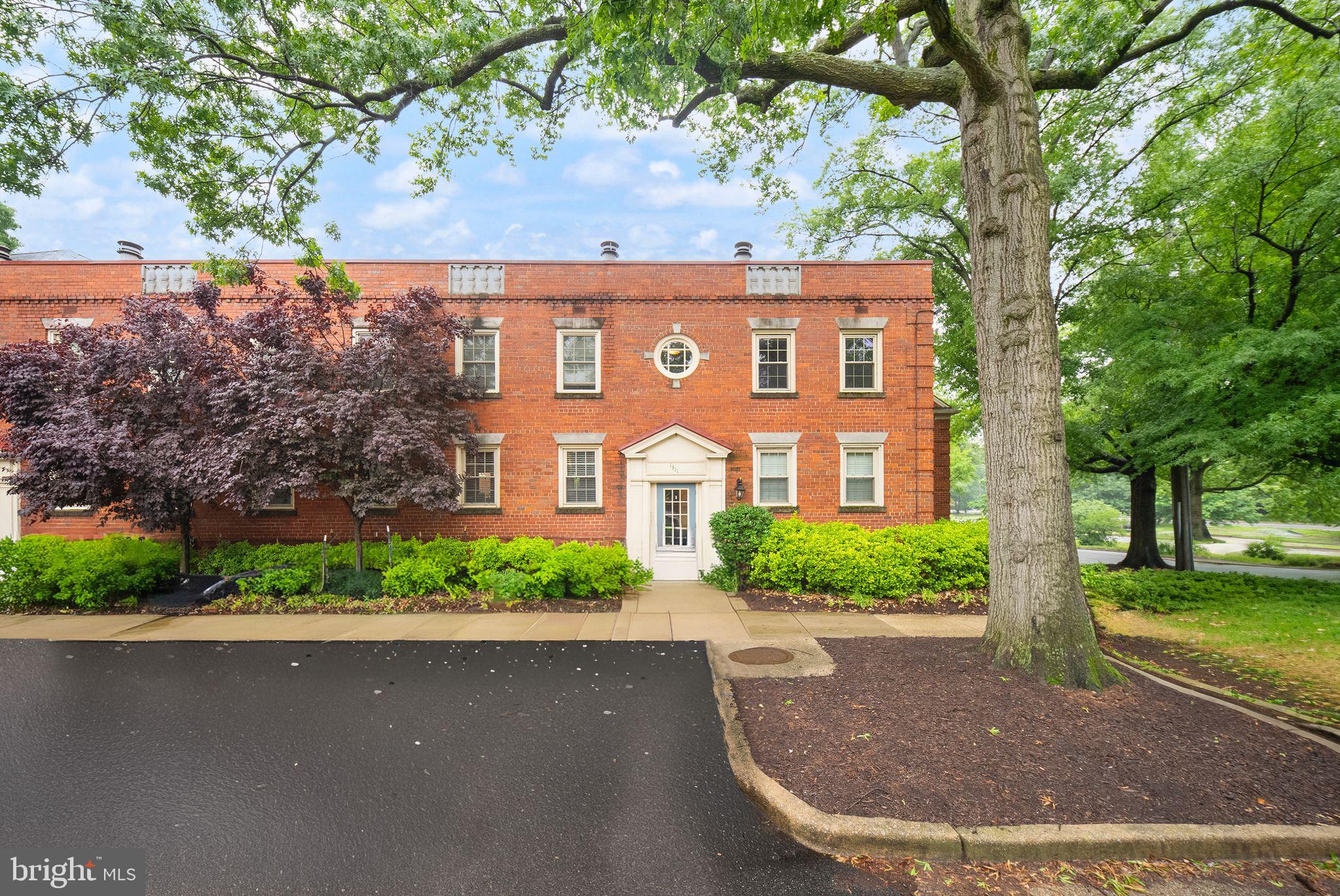1311 E ABINGDON DRIVE 4