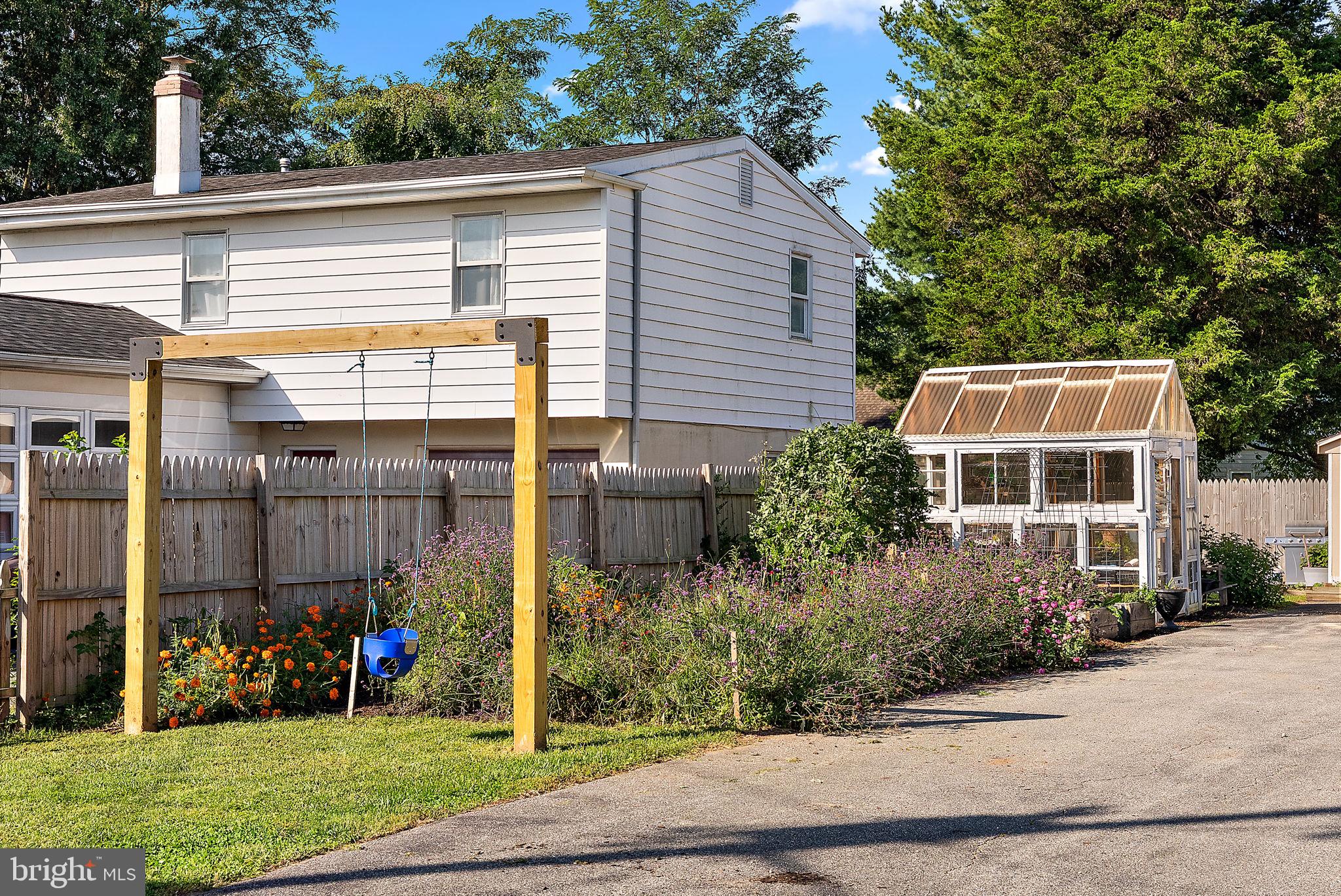 17 MAPLE AVENUE