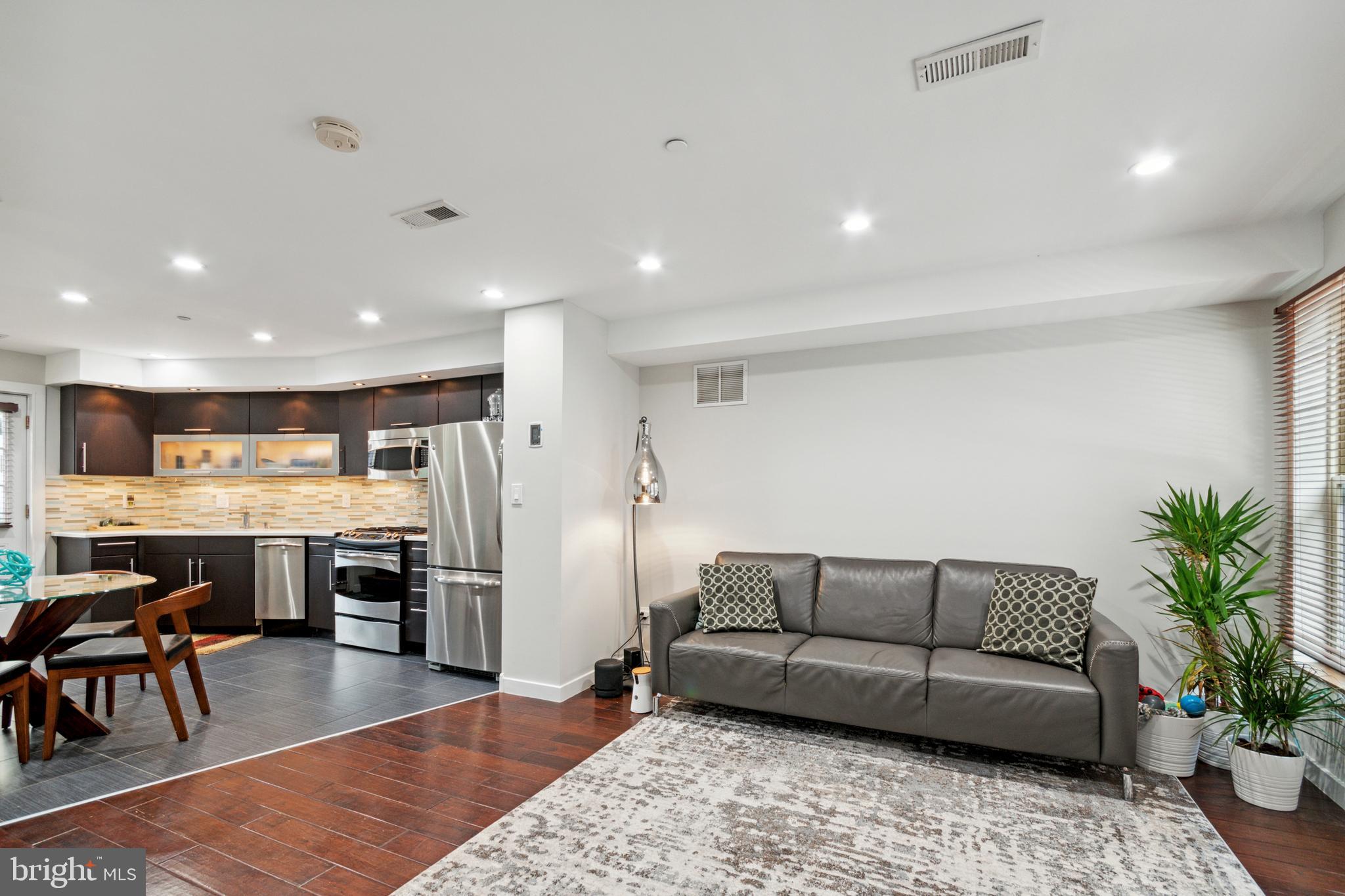 444 POPLAR STREET